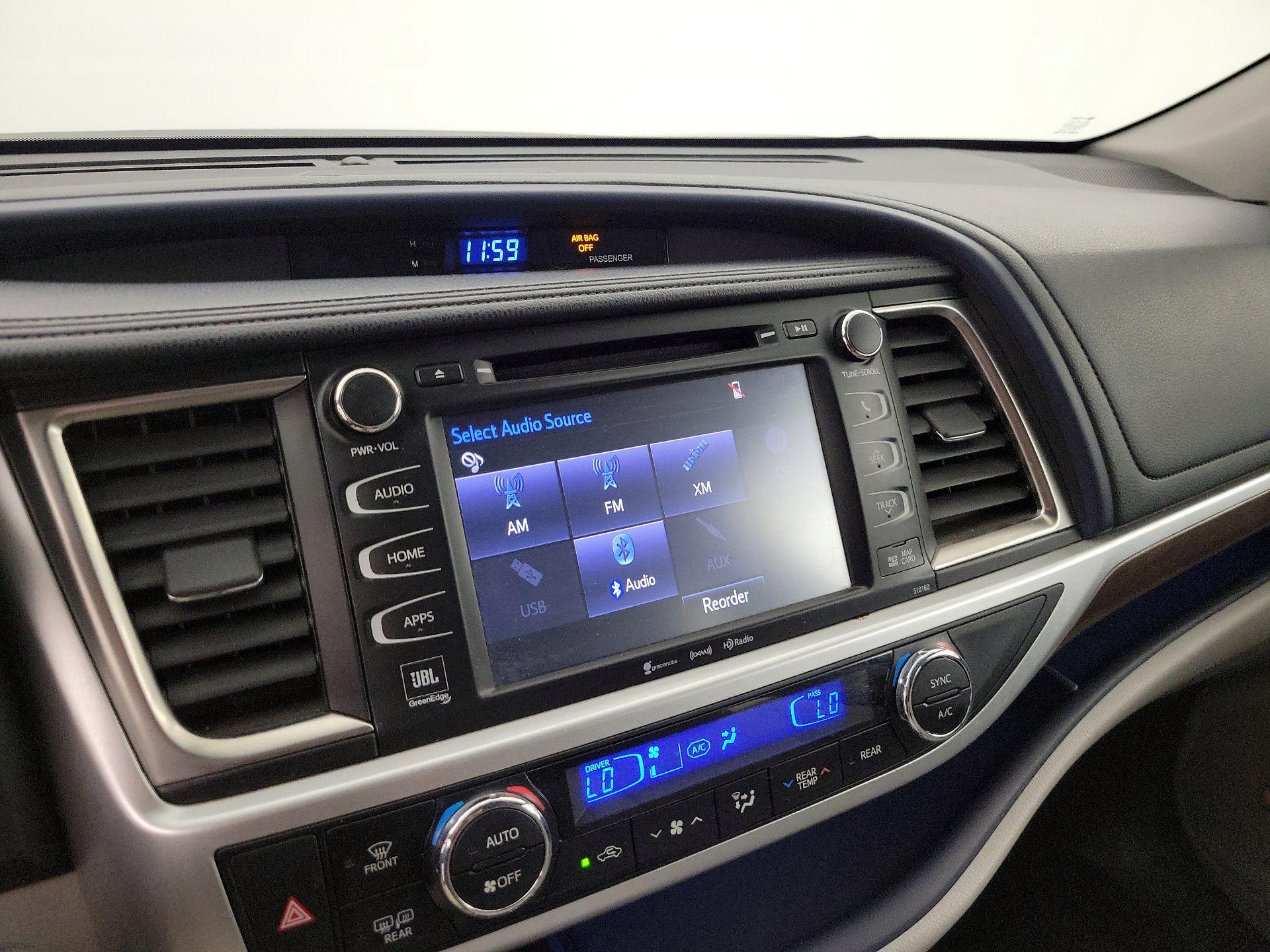 Thumbnail: 2016 Toyota Highlander - 15