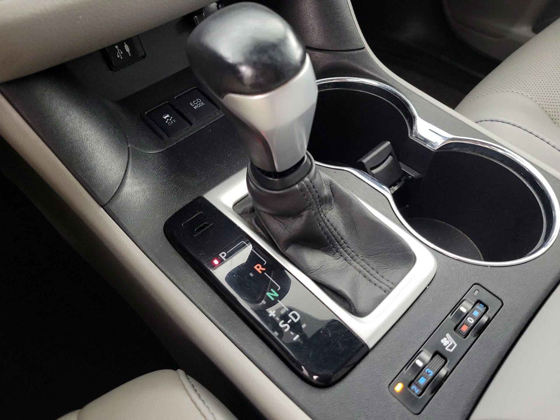 Thumbnail: 2016 Toyota Highlander - 17