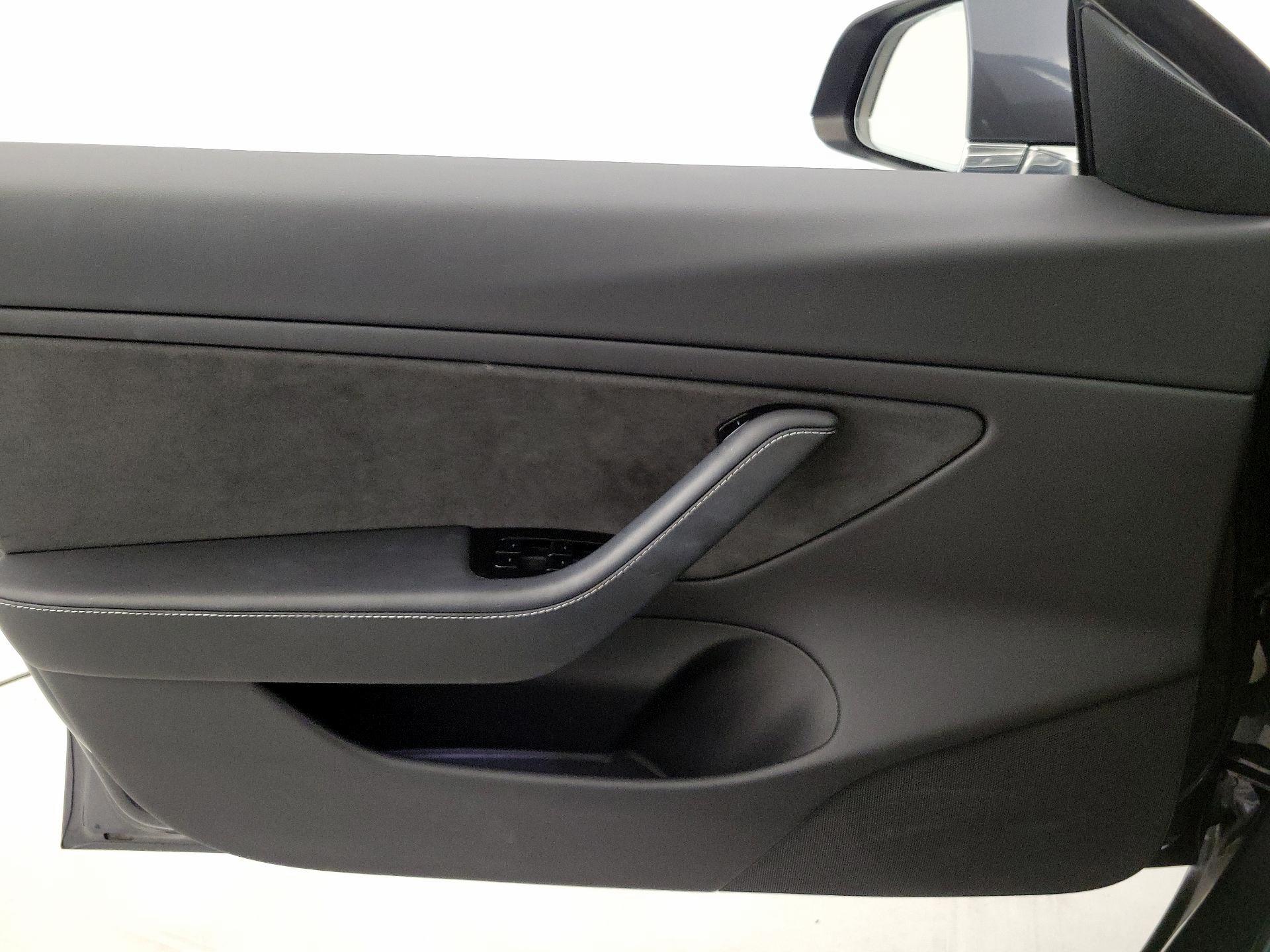 Thumbnail: 2019 Tesla Model 3 - 12