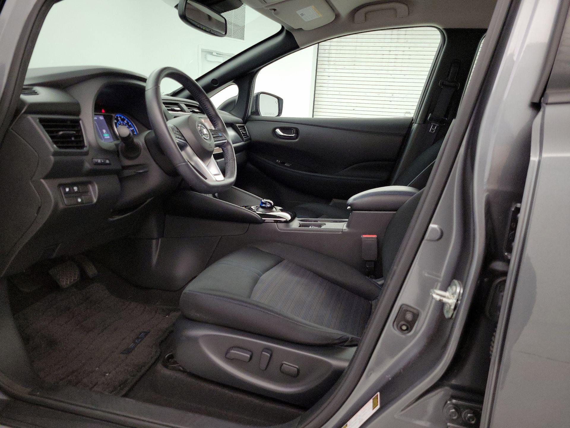 Thumbnail: 2020 Nissan Leaf - 11