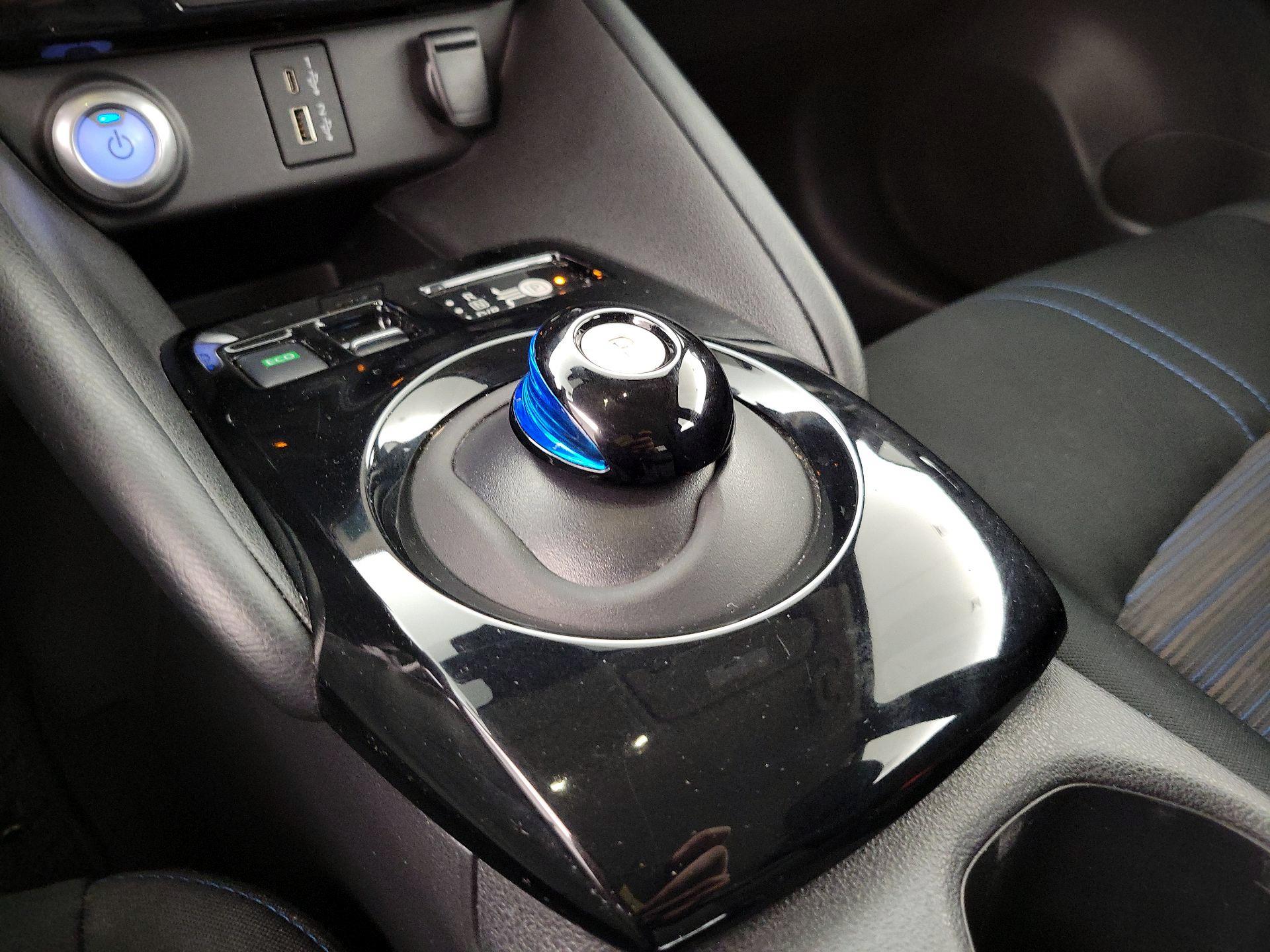 Thumbnail: 2020 Nissan Leaf - 18