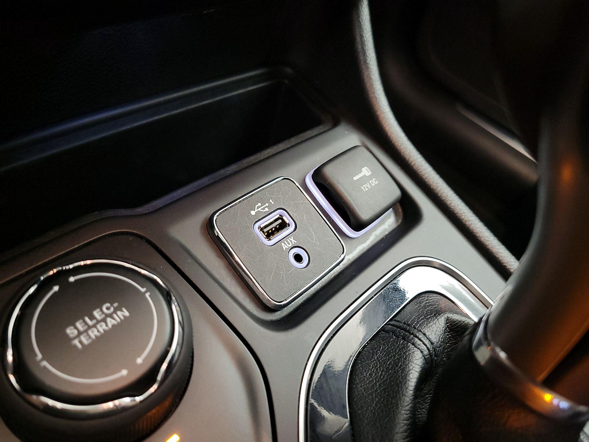 Thumbnail: 2020 Jeep Cherokee - 18