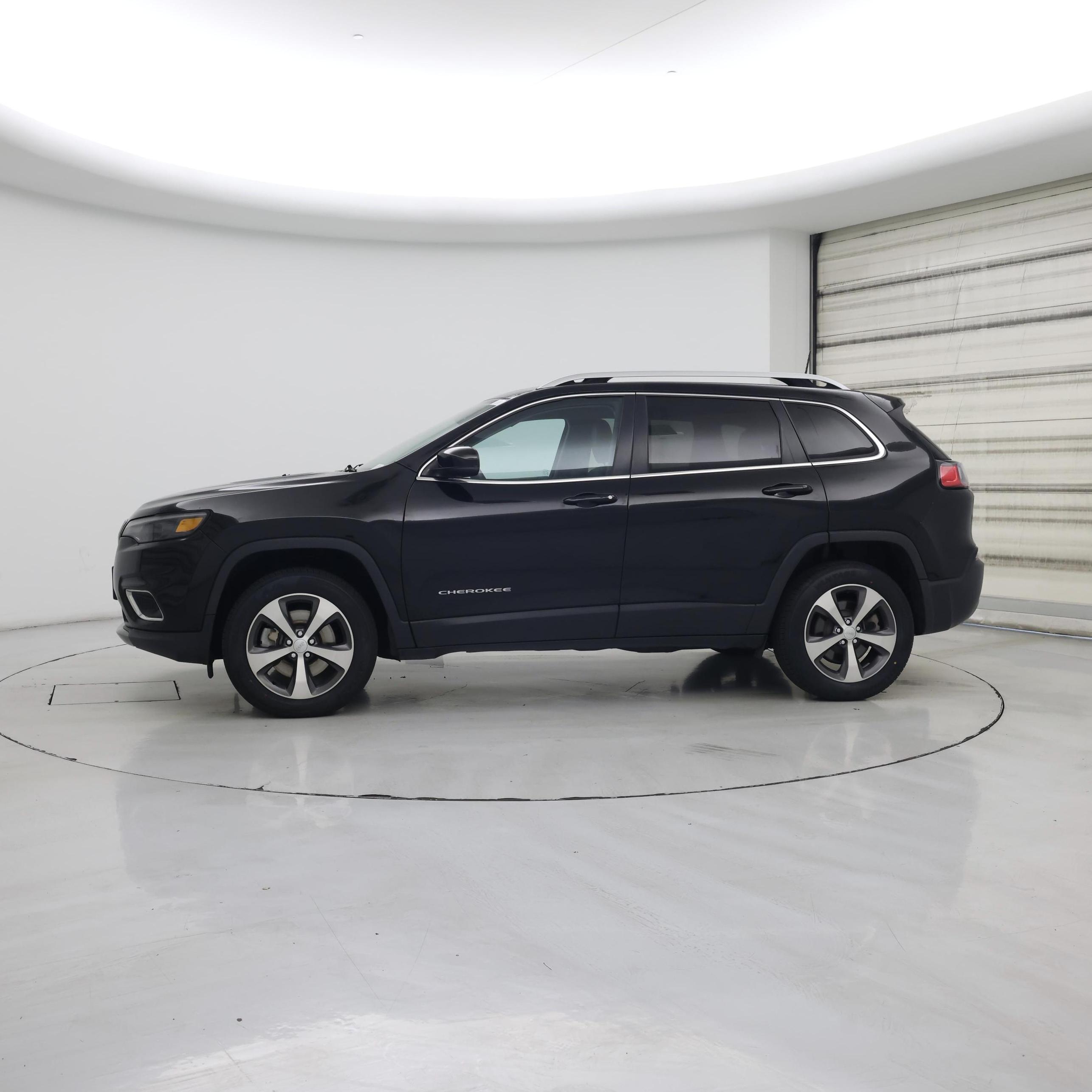 Thumbnail: 2020 Jeep Cherokee - 3