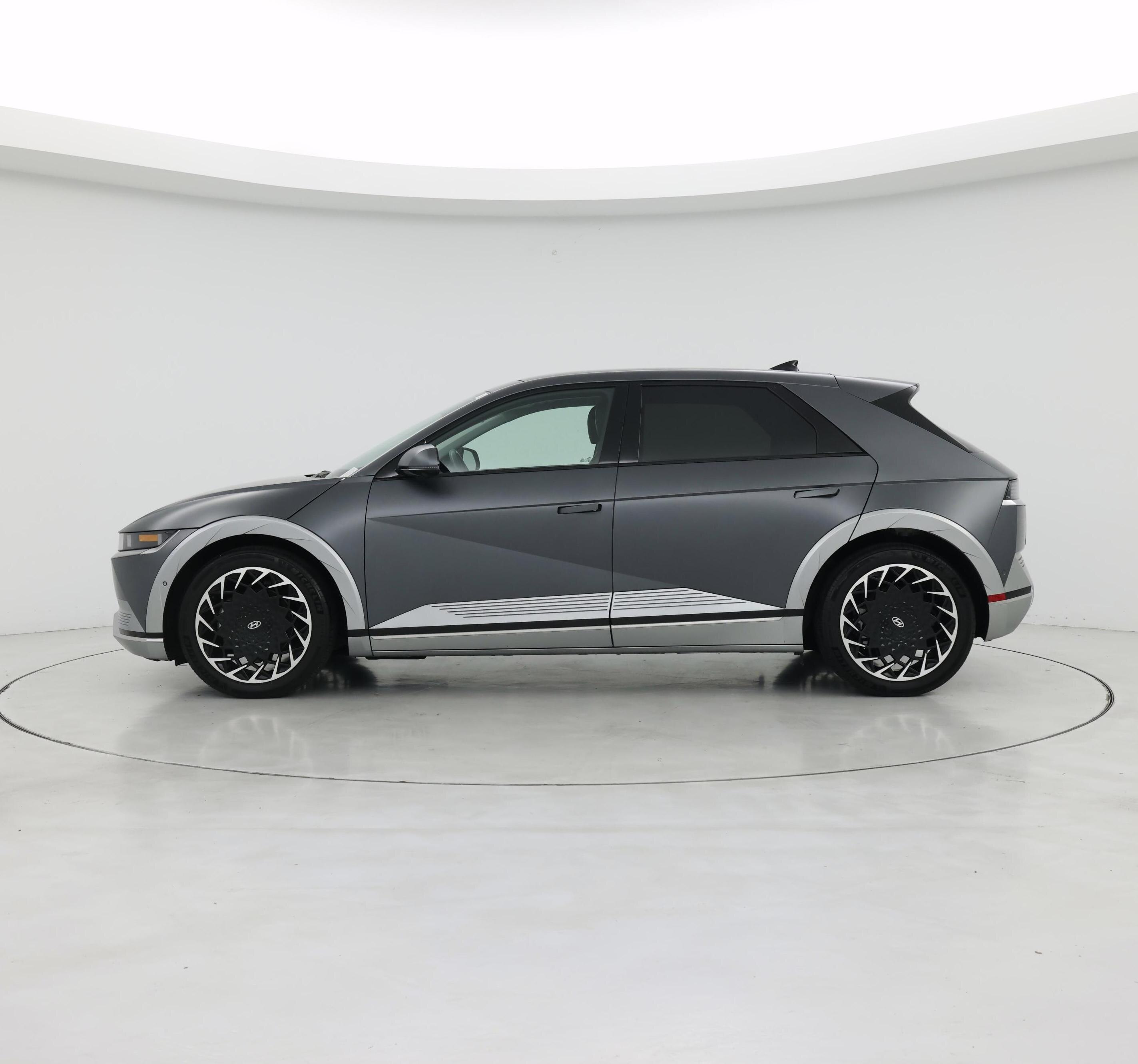 Thumbnail: 2023 Hyundai Ioniq 5 - 3