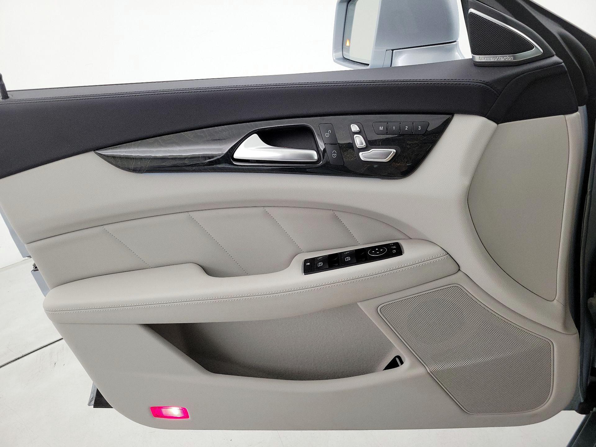 Thumbnail: 2015 Mercedes-Benz CLS - 12