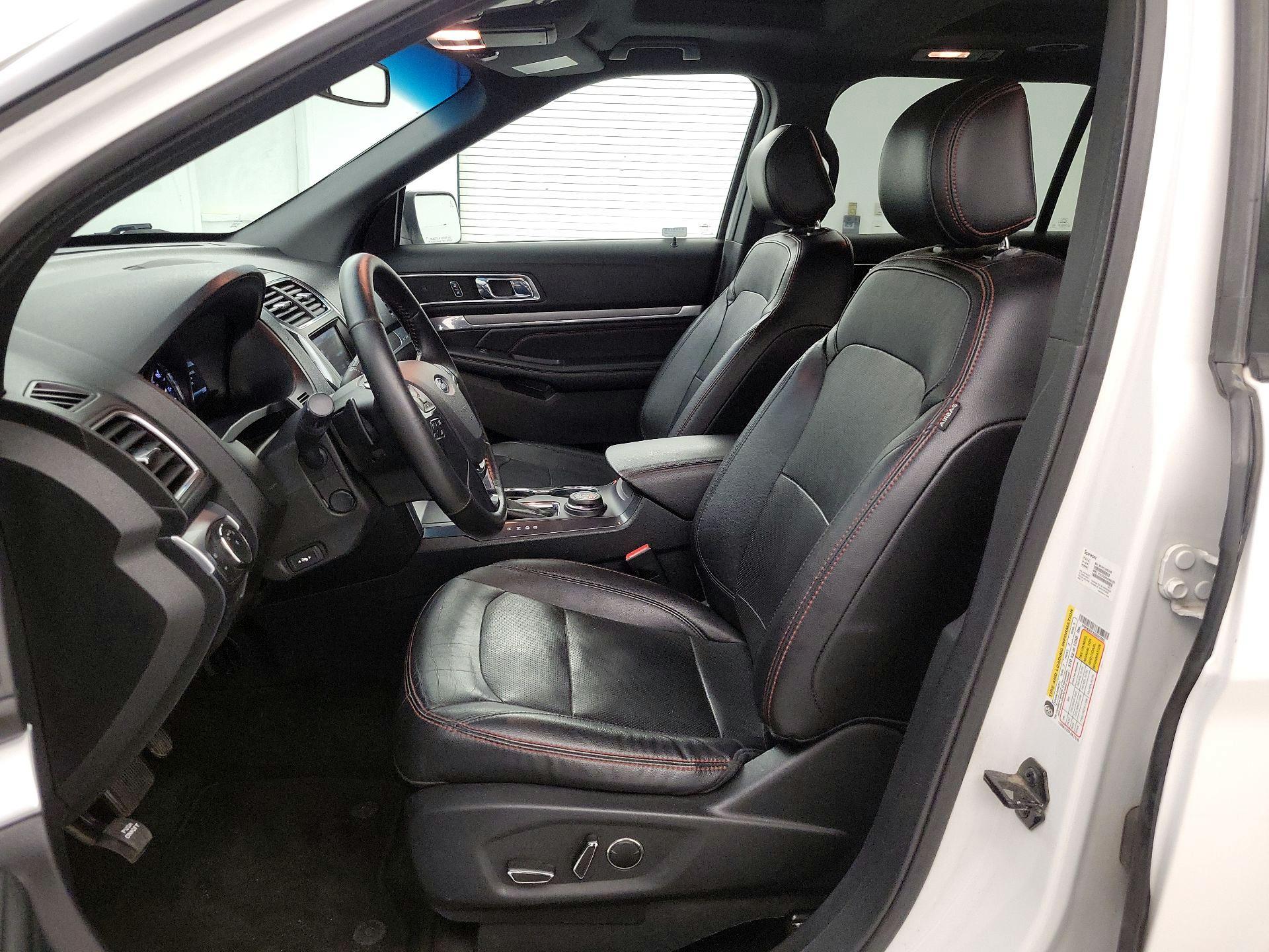 Thumbnail: 2016 Ford Explorer - 11