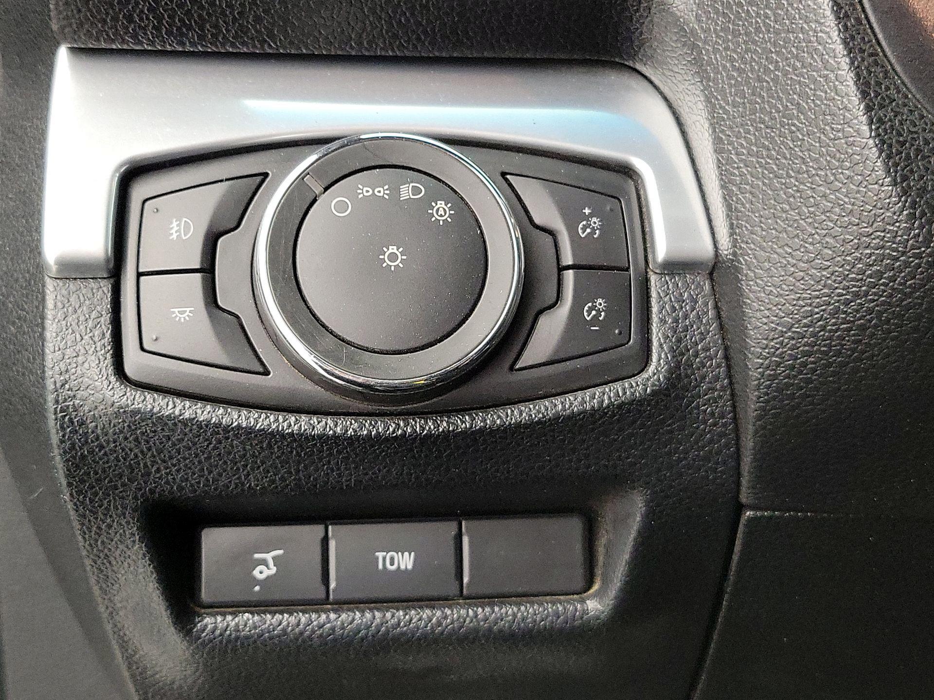 Thumbnail: 2016 Ford Explorer - 13