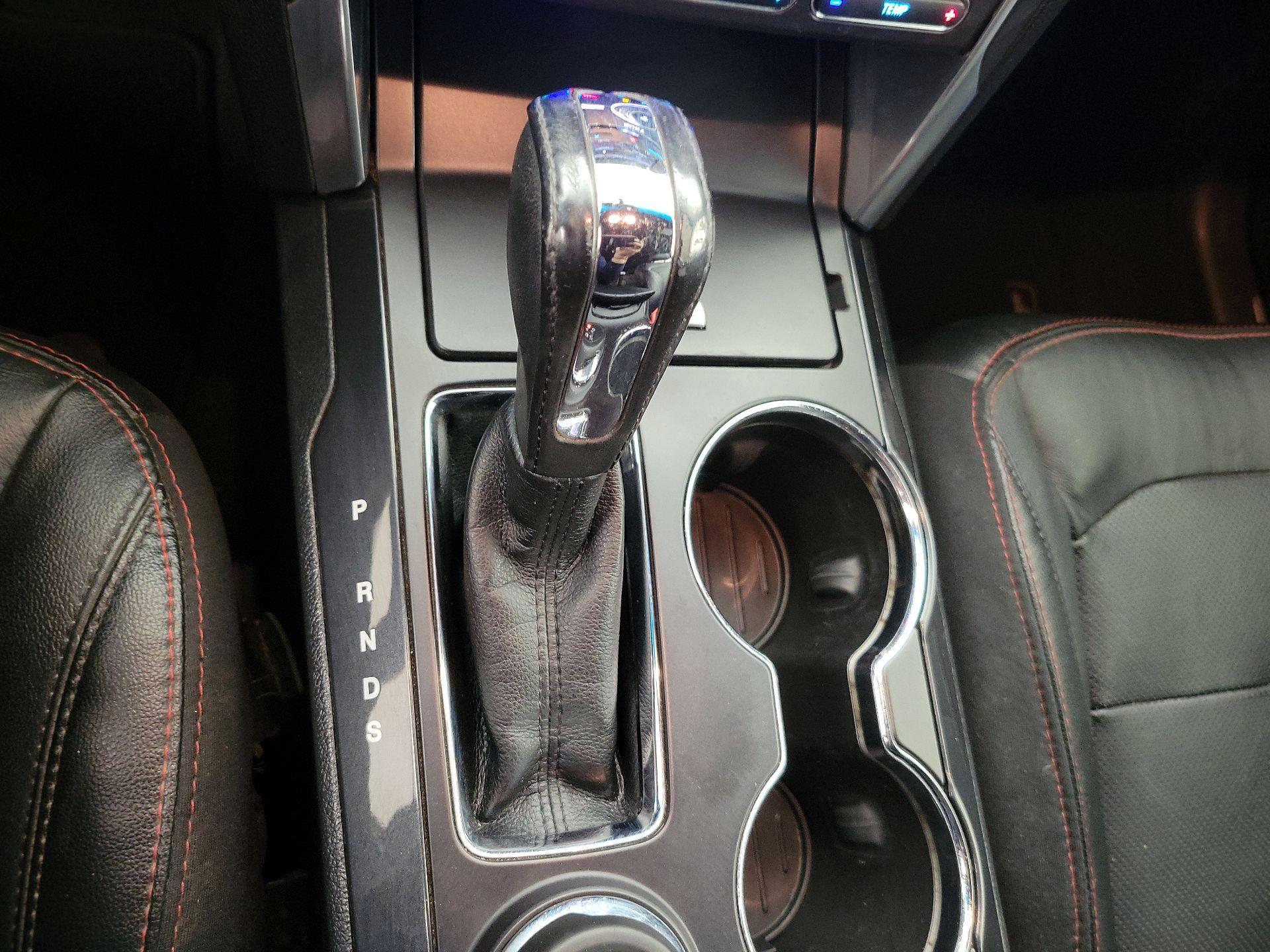 Thumbnail: 2016 Ford Explorer - 17