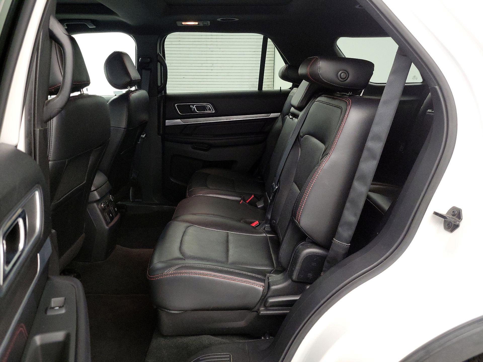 Thumbnail: 2016 Ford Explorer - 18