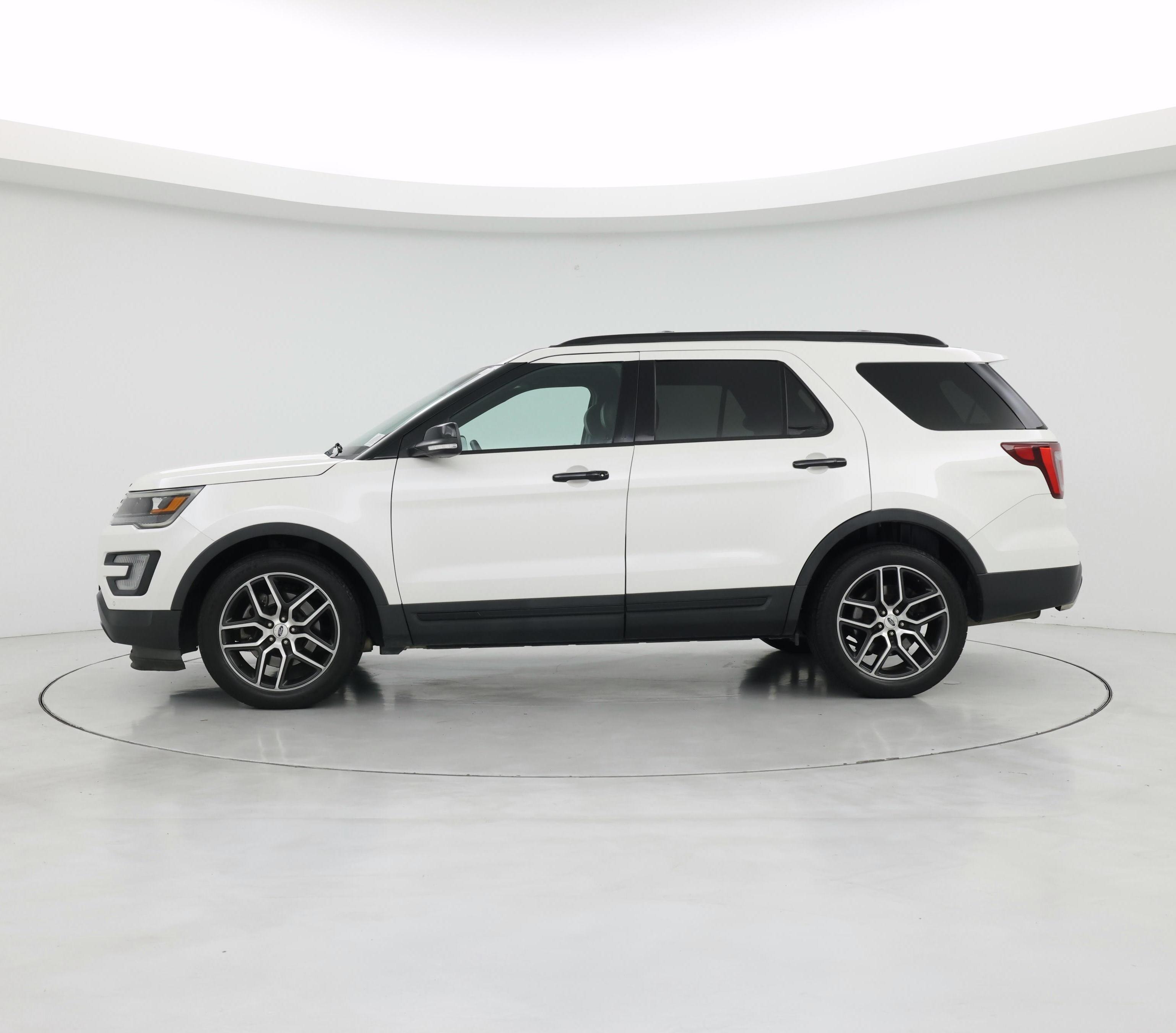 Thumbnail: 2016 Ford Explorer - 3