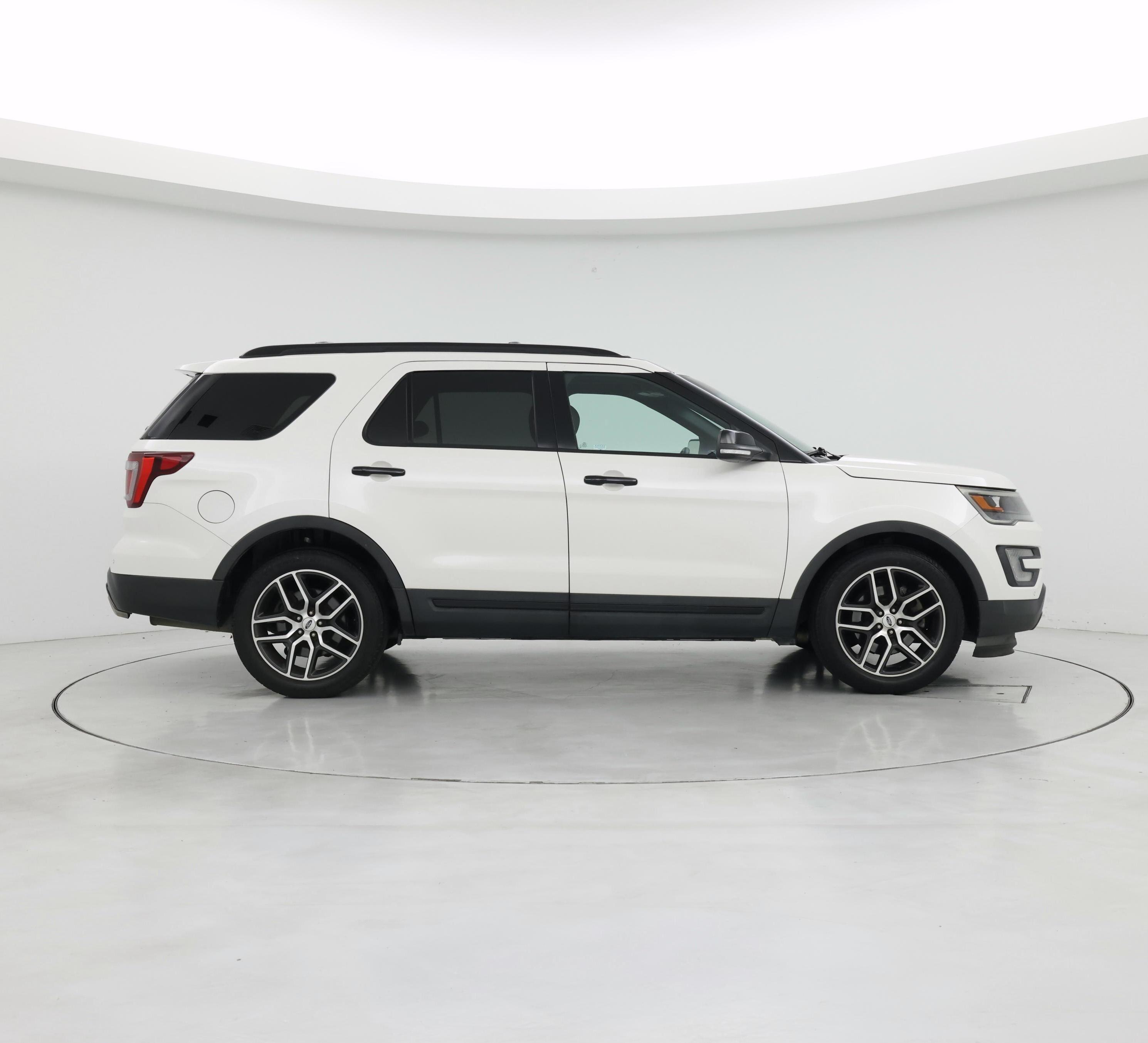 Thumbnail: 2016 Ford Explorer - 7