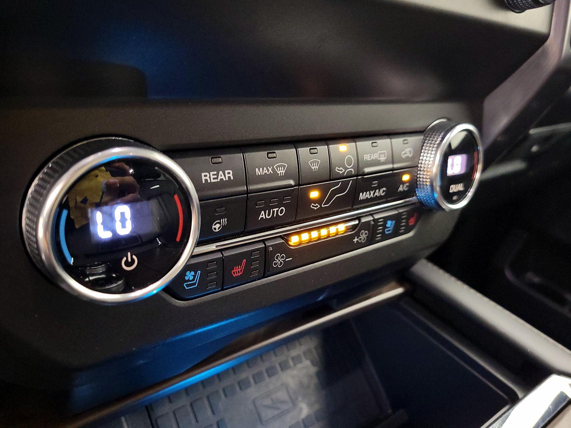 Thumbnail: 2019 Ford Expedition - 17