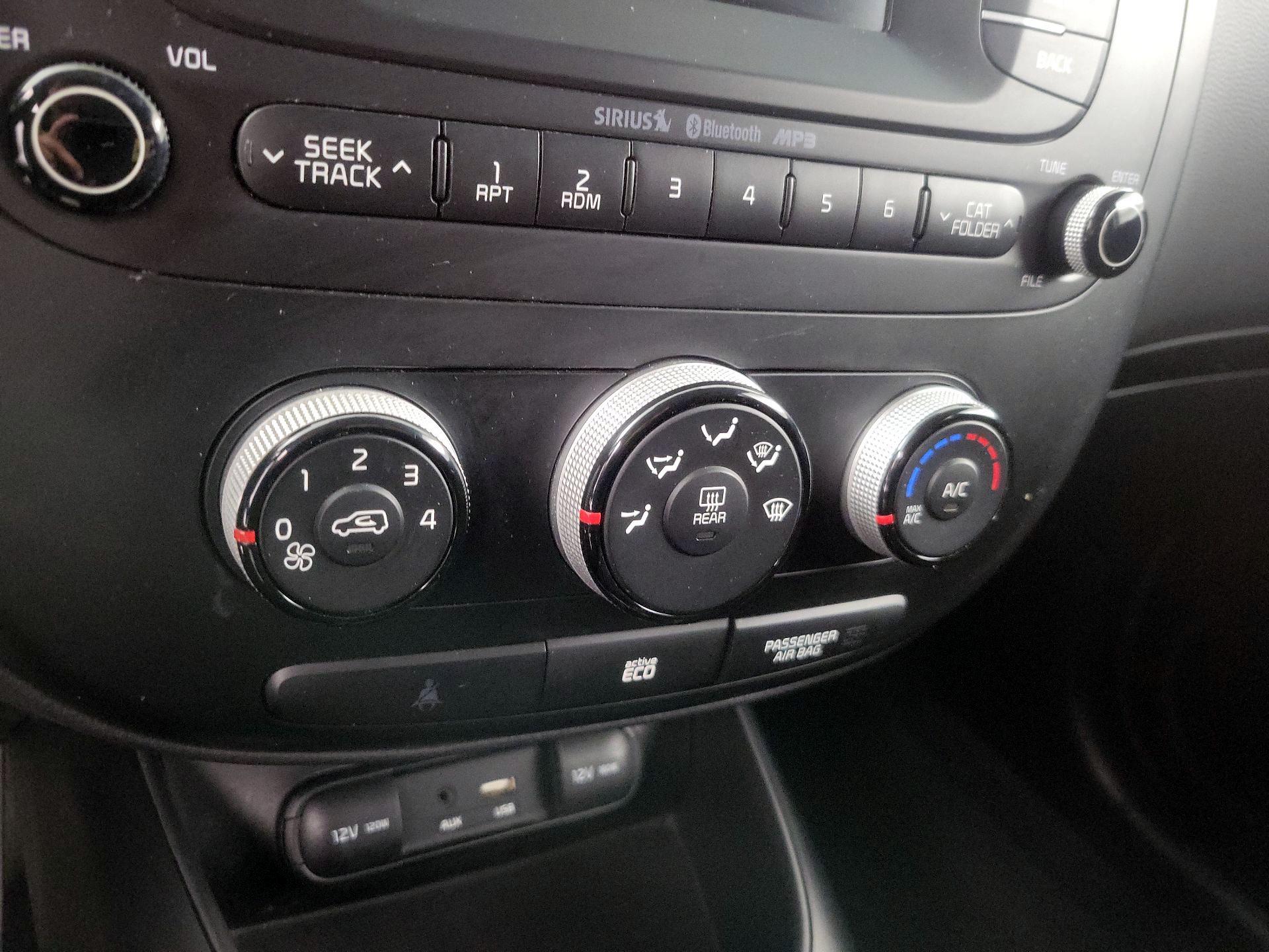 Thumbnail: 2015 Kia Soul - 15