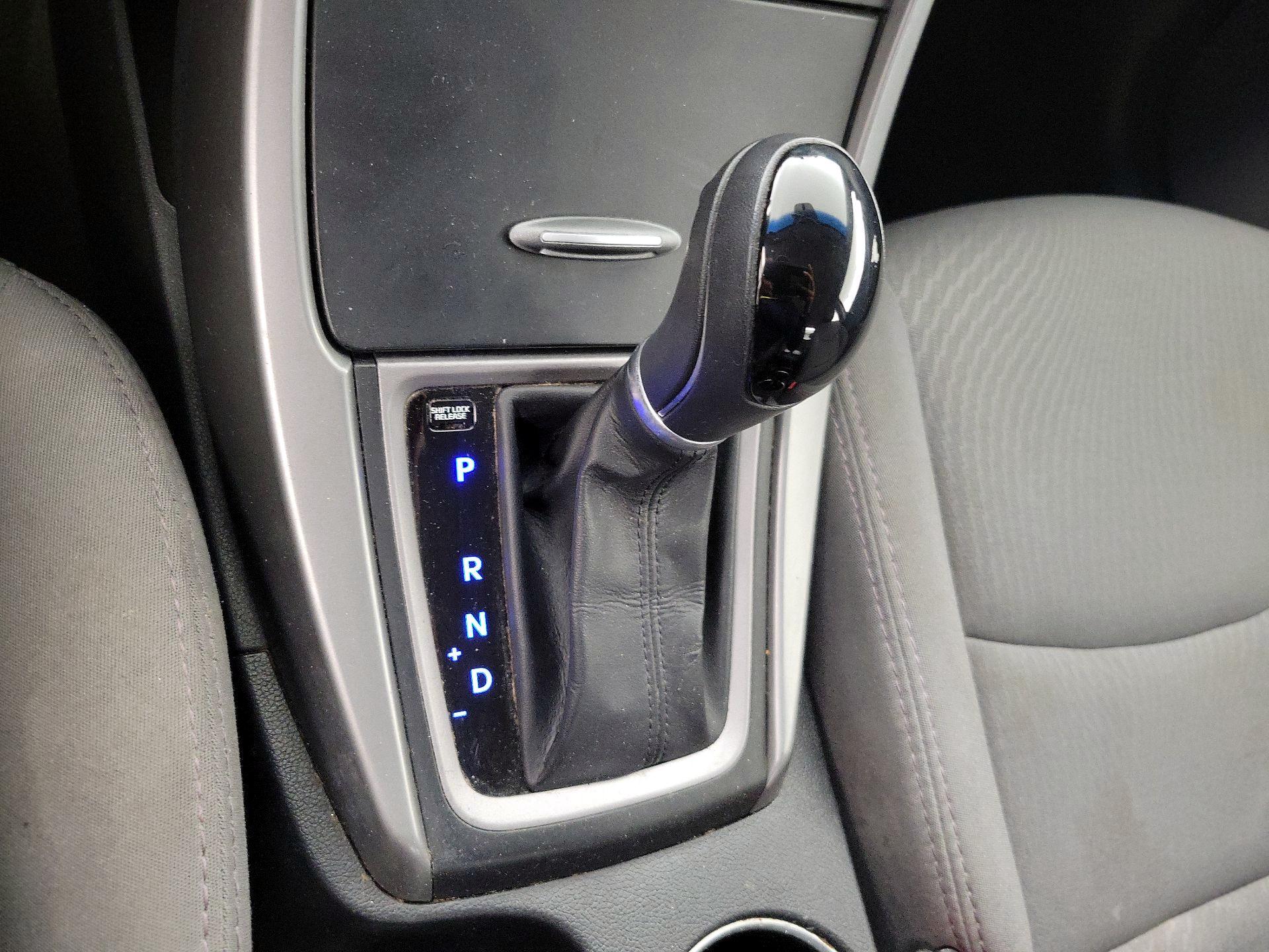 Thumbnail: 2016 Hyundai Elantra - 16