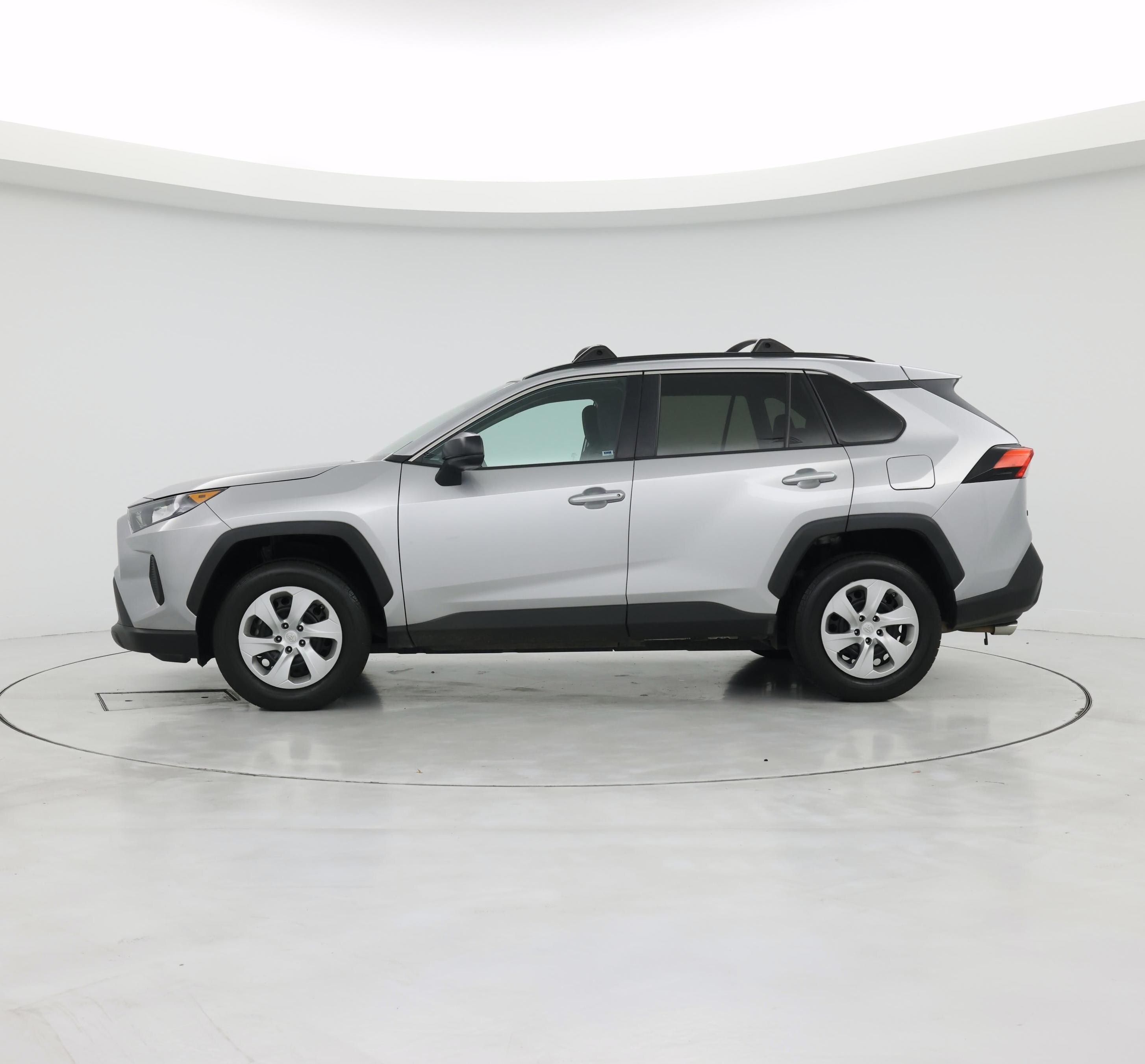 Thumbnail: 2021 Toyota RAV4 - 3