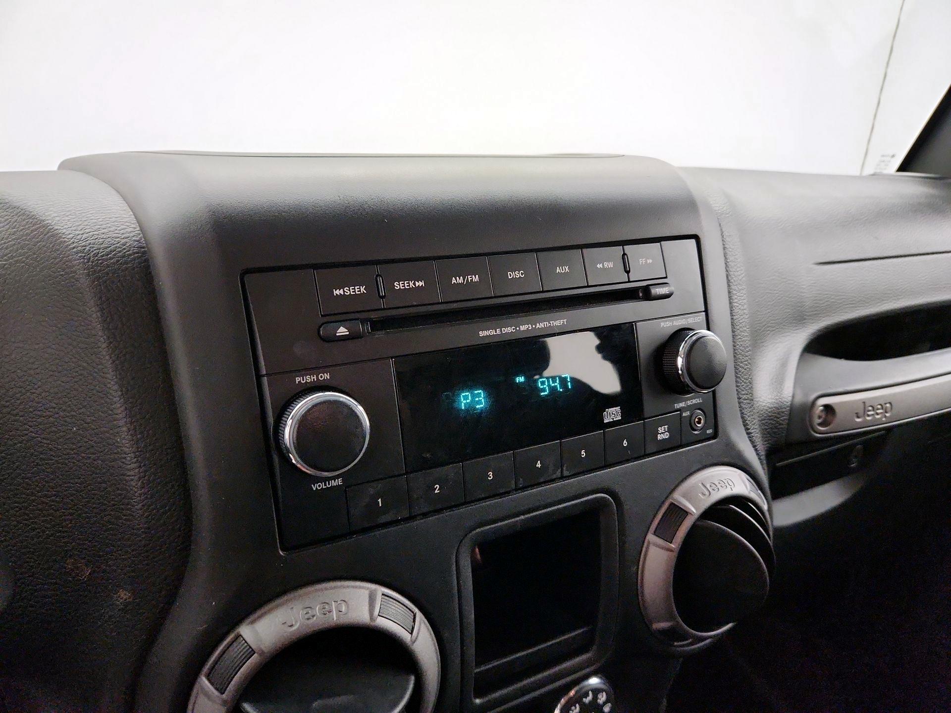 Thumbnail: 2016 Jeep Wrangler - 13