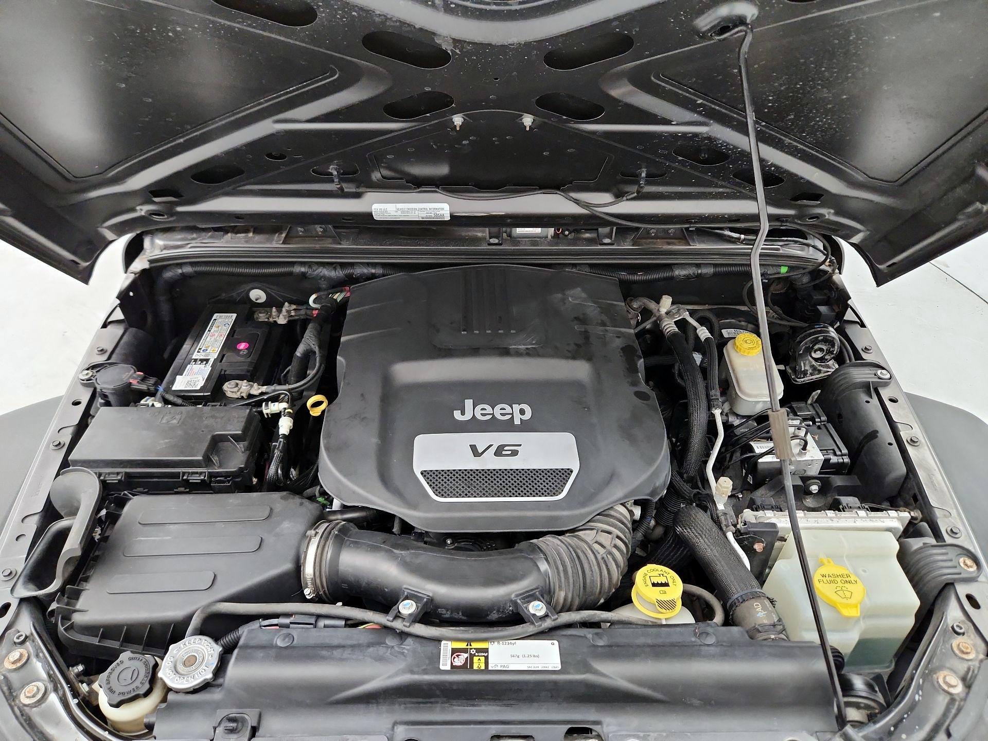 Thumbnail: 2016 Jeep Wrangler - 19