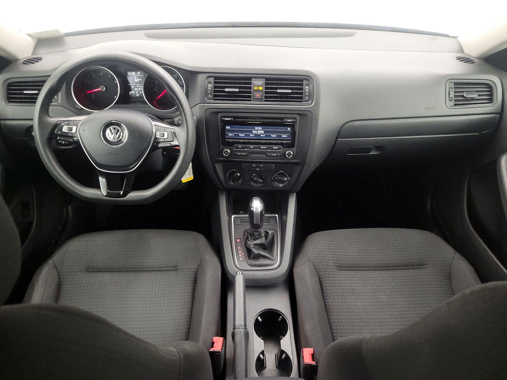 Thumbnail: 2015 Volkswagen Jetta - 9