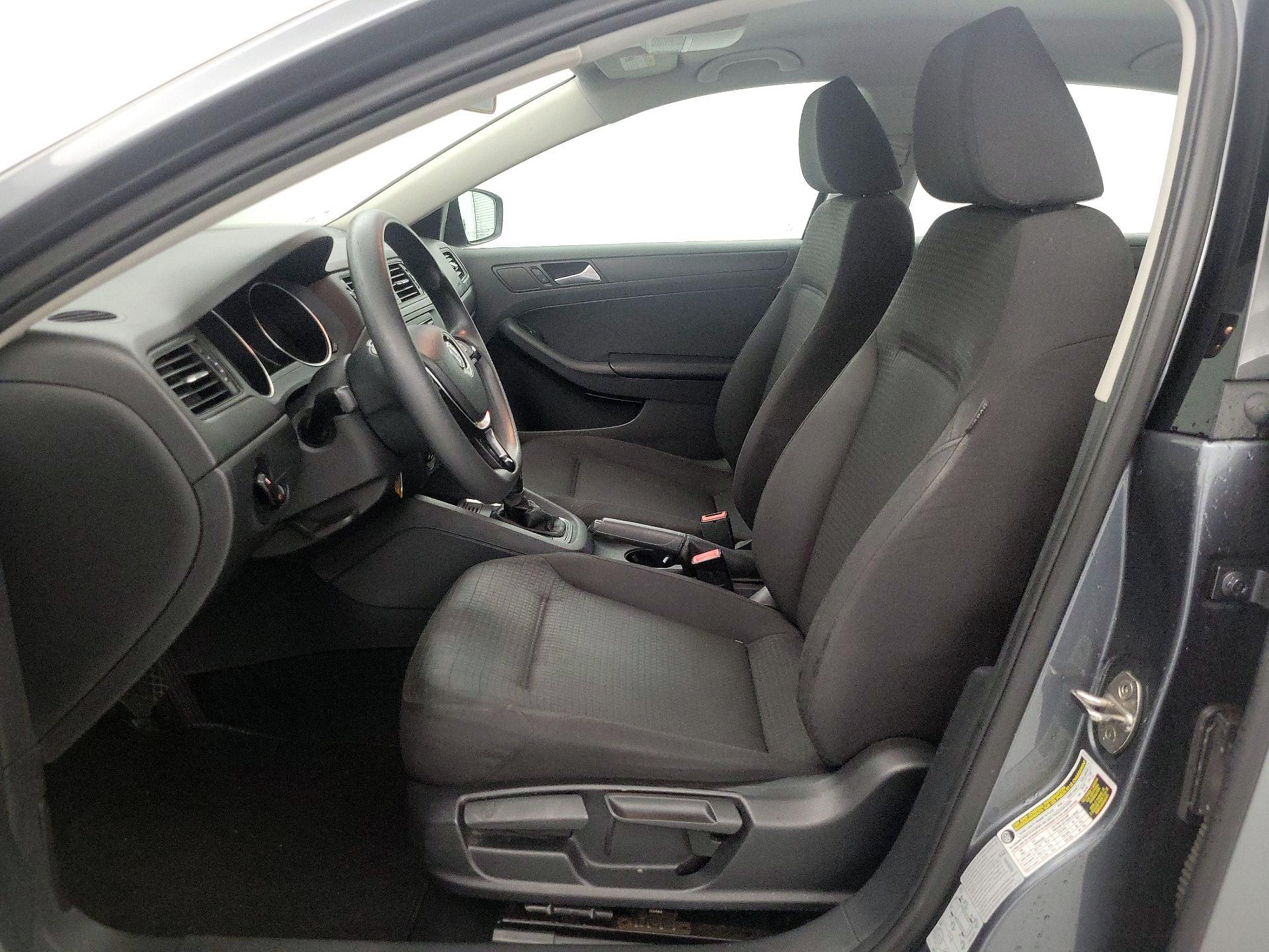 Thumbnail: 2015 Volkswagen Jetta - 11