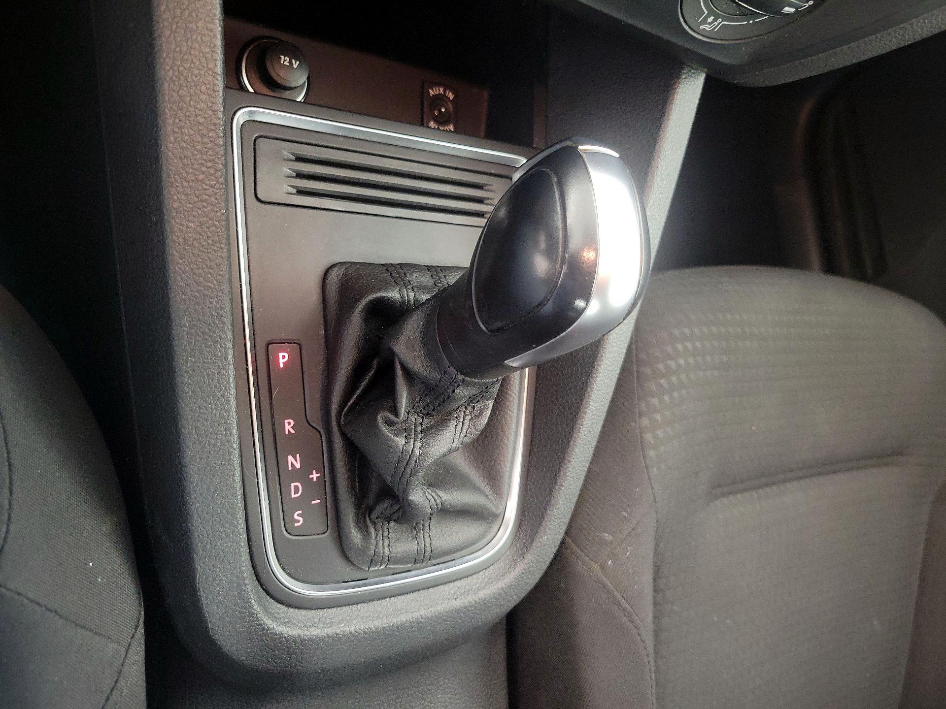 Thumbnail: 2015 Volkswagen Jetta - 15