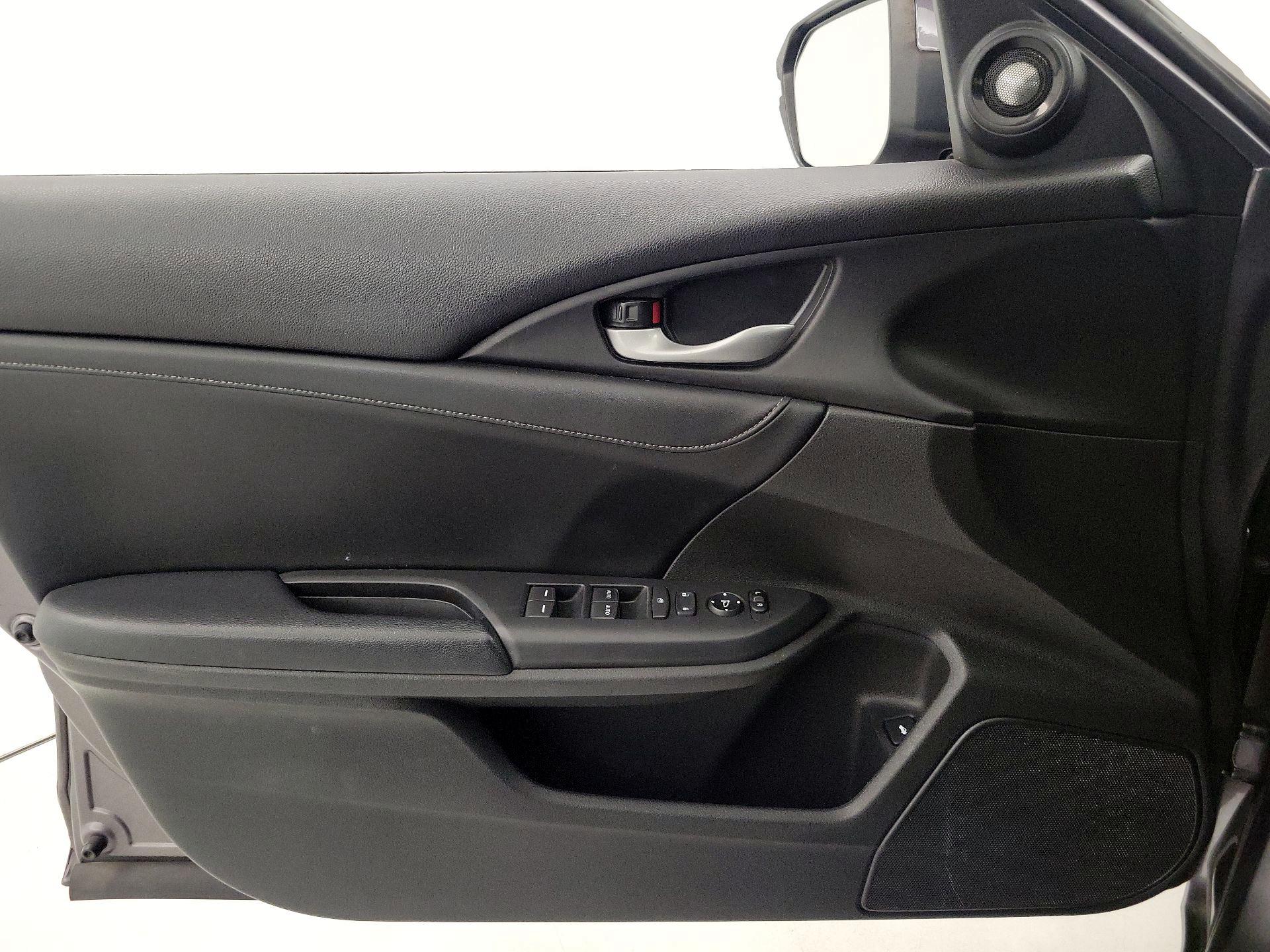 Thumbnail: 2019 Honda Insight - 12