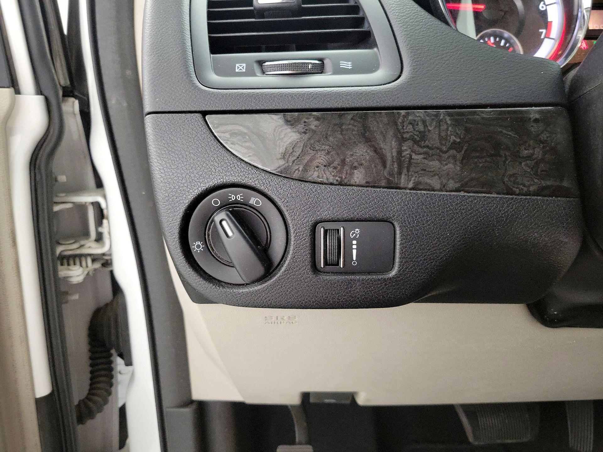Thumbnail: 2015 Dodge Grand Caravan - 13
