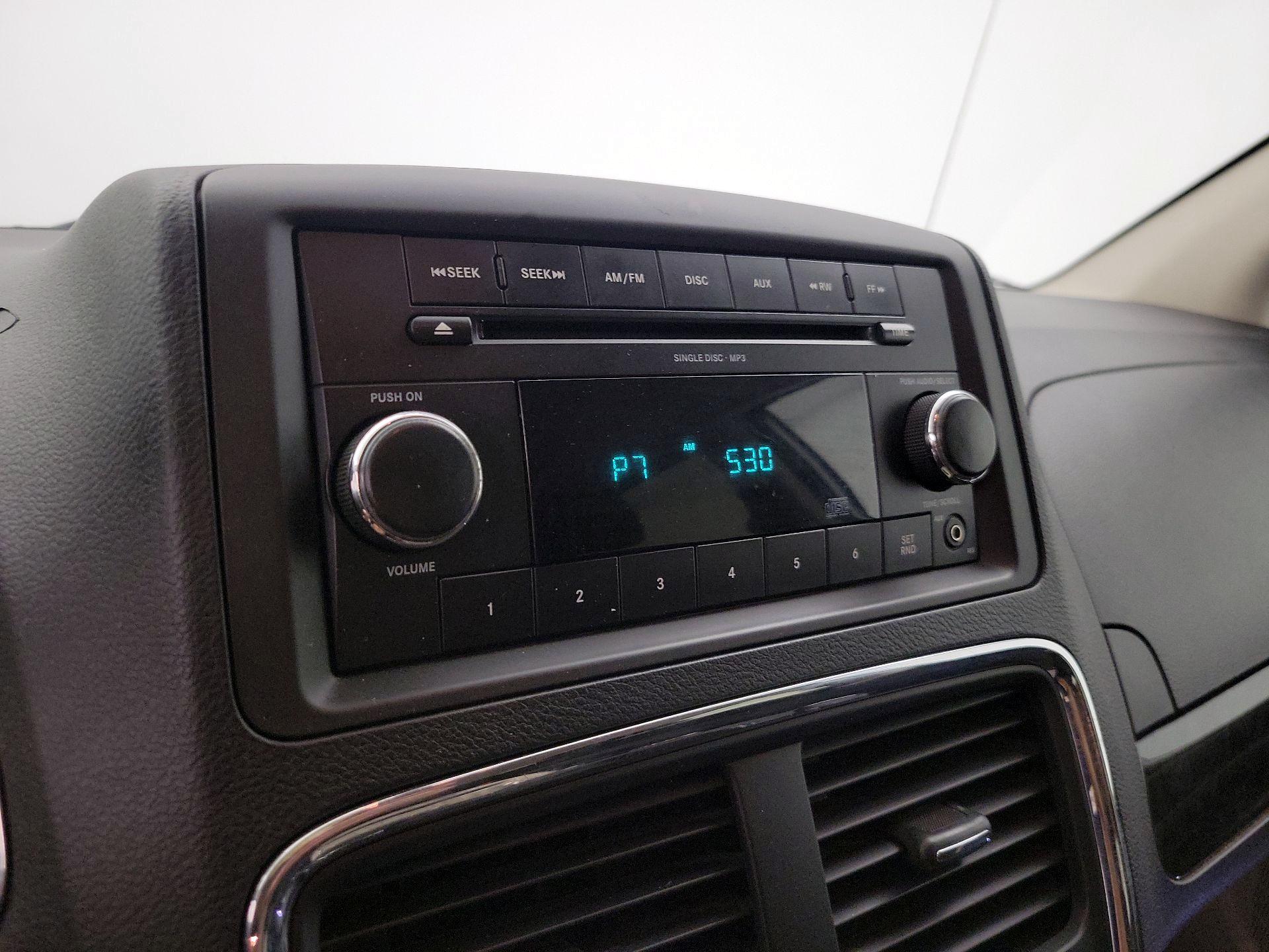 Thumbnail: 2015 Dodge Grand Caravan - 14