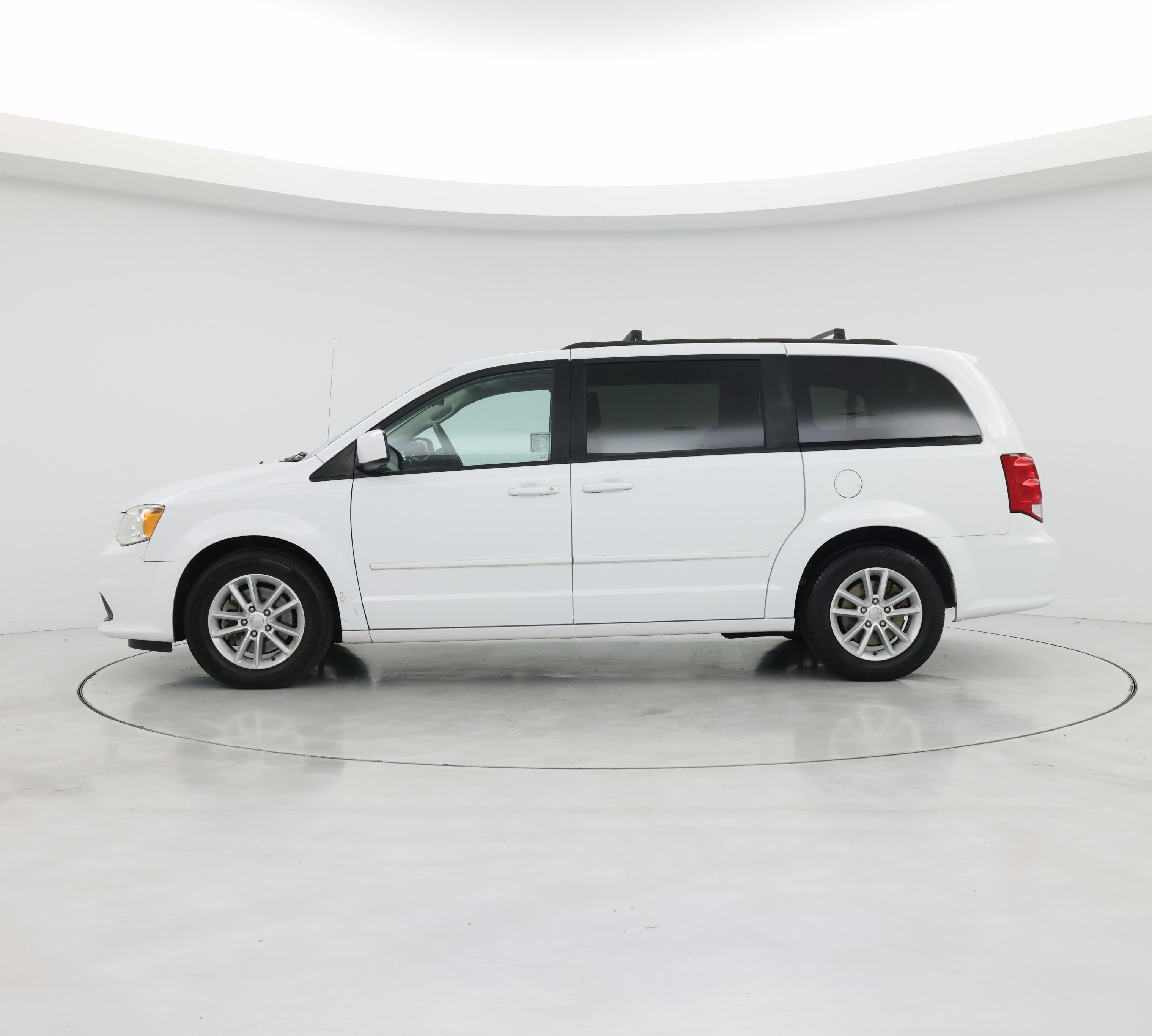Thumbnail: 2015 Dodge Grand Caravan - 3