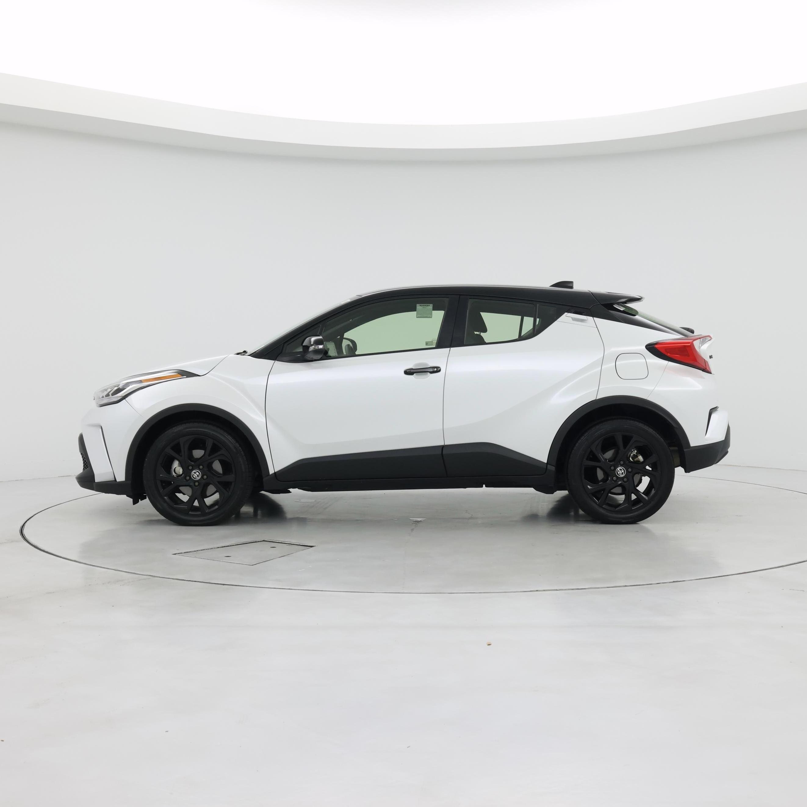 Thumbnail: 2022 Toyota C-HR - 3