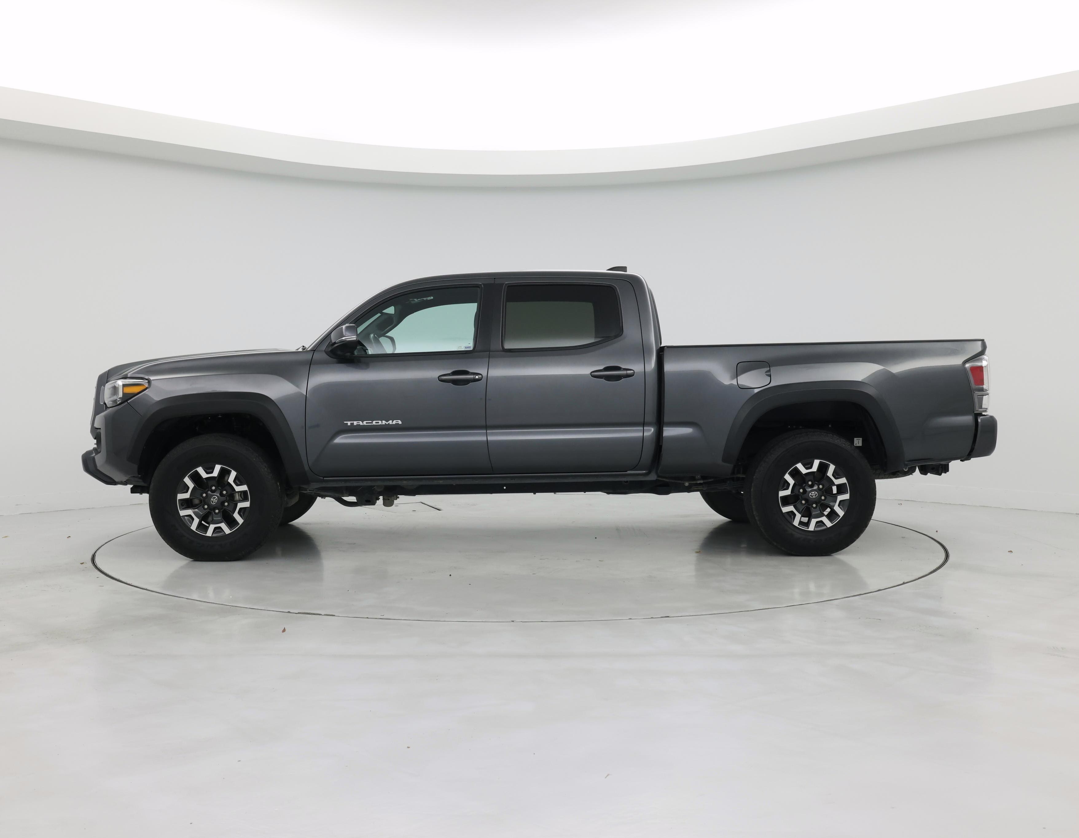 Thumbnail: 2021 Toyota Tacoma - 3
