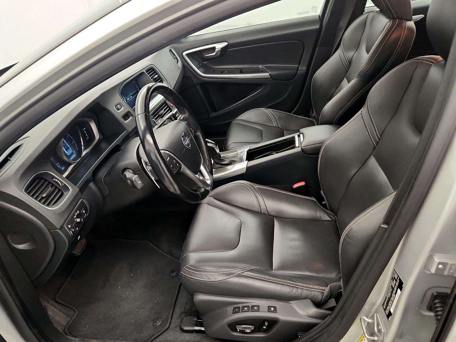 Thumbnail: 2015 Volvo S60 - 11