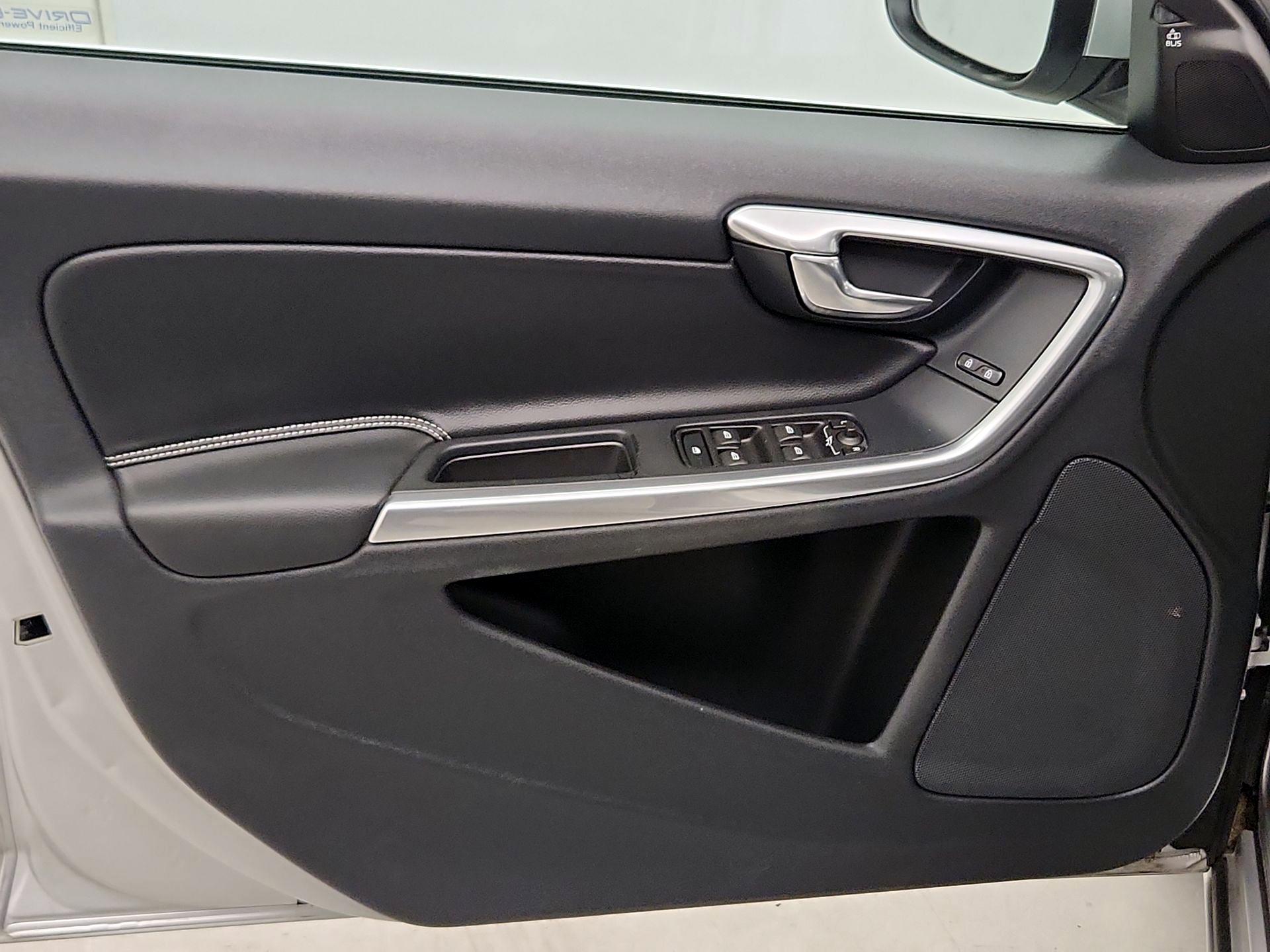 Thumbnail: 2015 Volvo S60 - 12