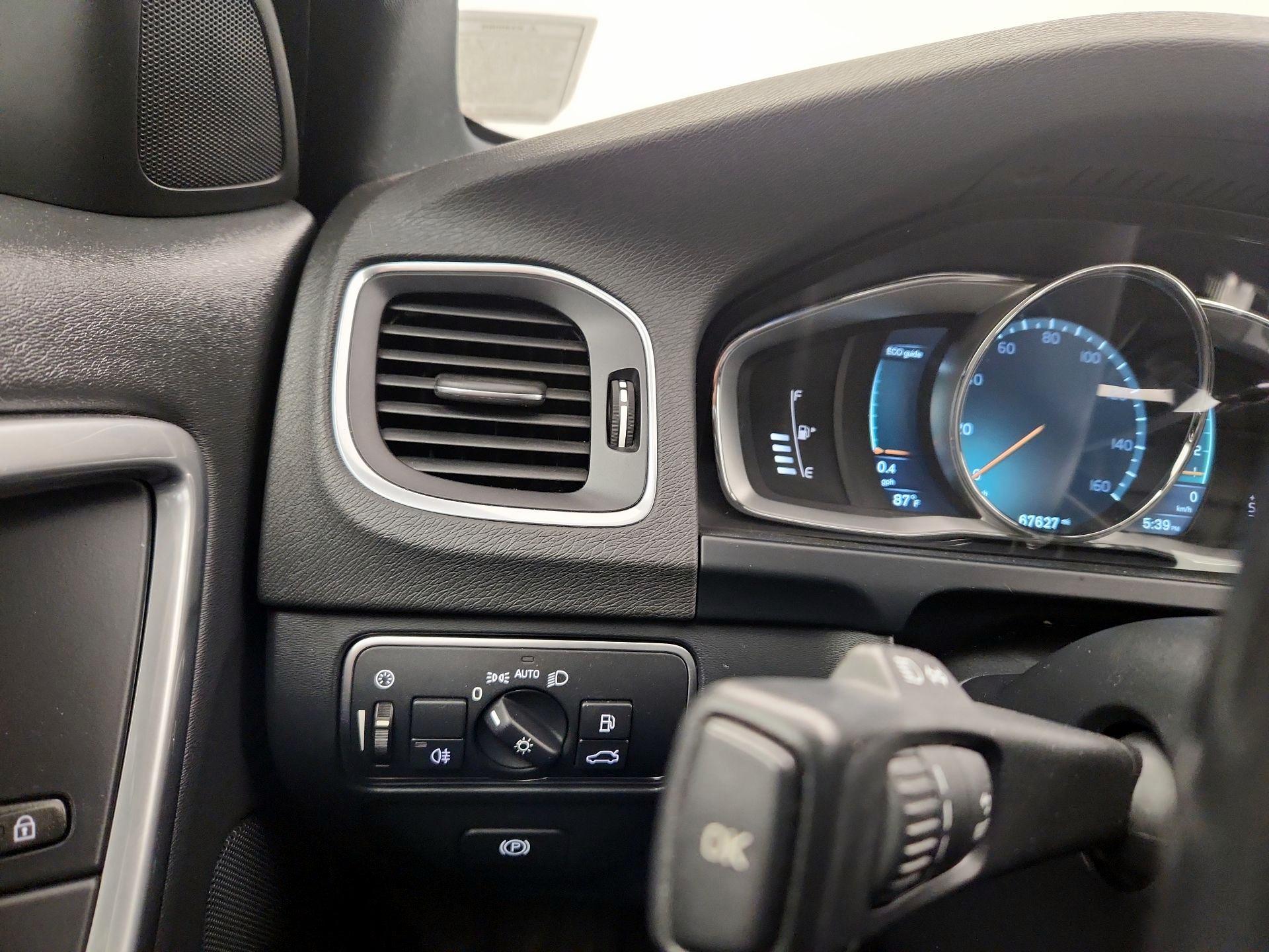 Thumbnail: 2015 Volvo S60 - 13