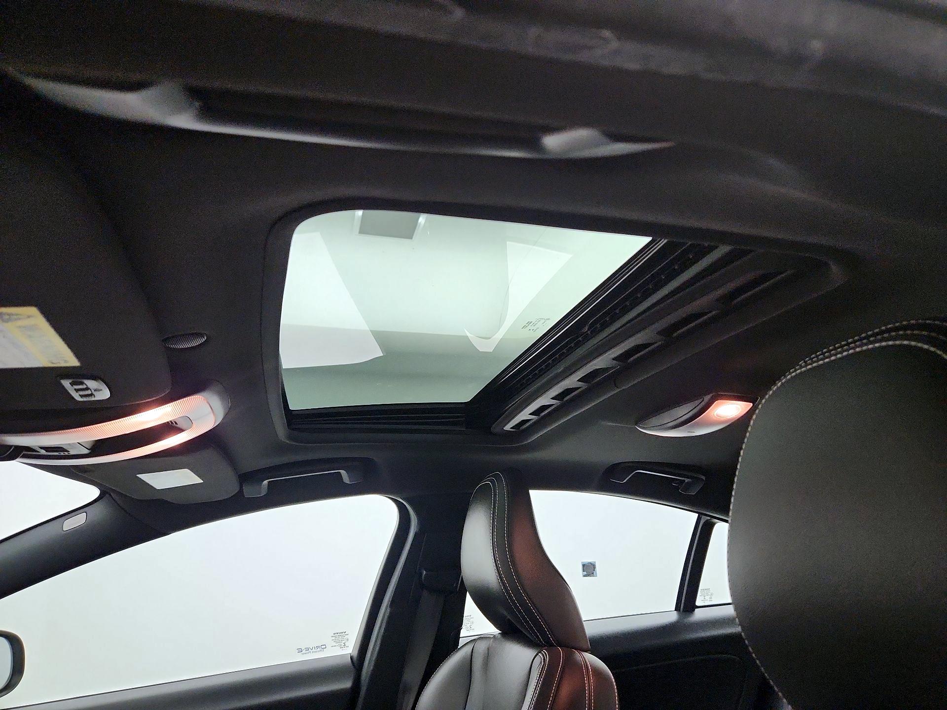 Thumbnail: 2015 Volvo S60 - 18