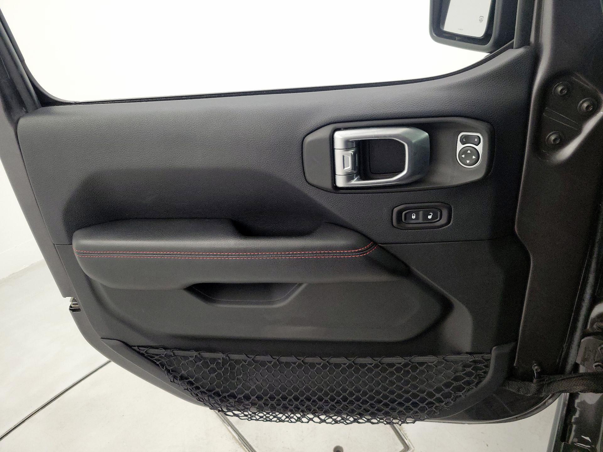 Thumbnail: 2018 Jeep Wrangler - 12