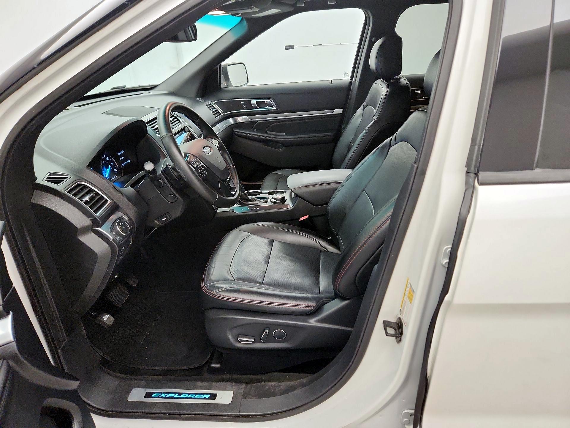 Thumbnail: 2017 Ford Explorer - 11