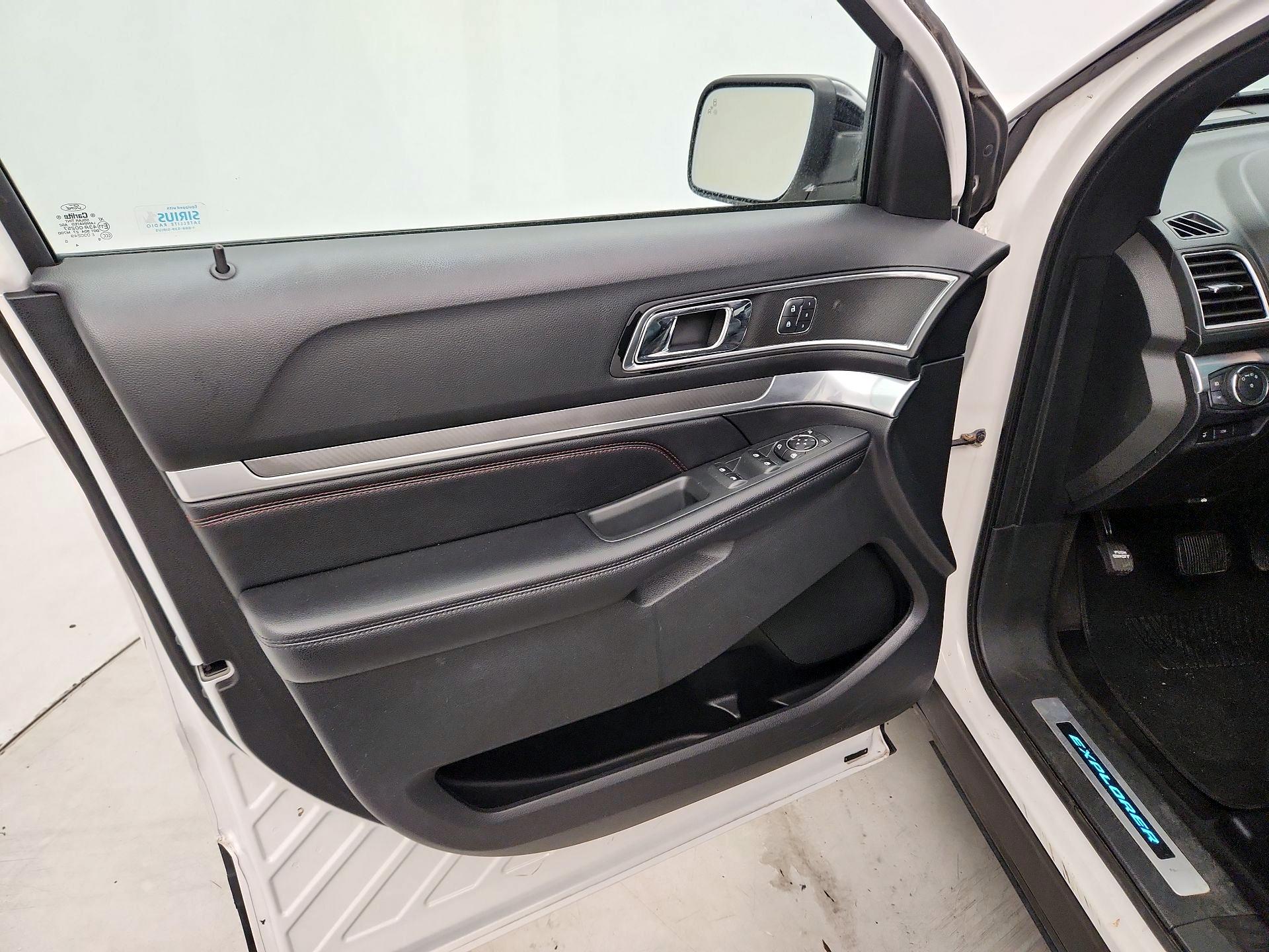 Thumbnail: 2017 Ford Explorer - 12