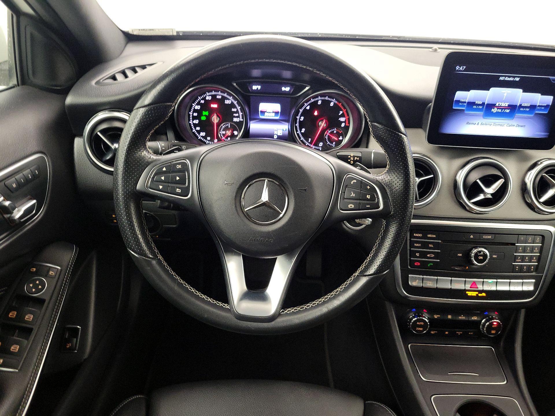 Thumbnail: 2018 Mercedes-Benz GLA - 10