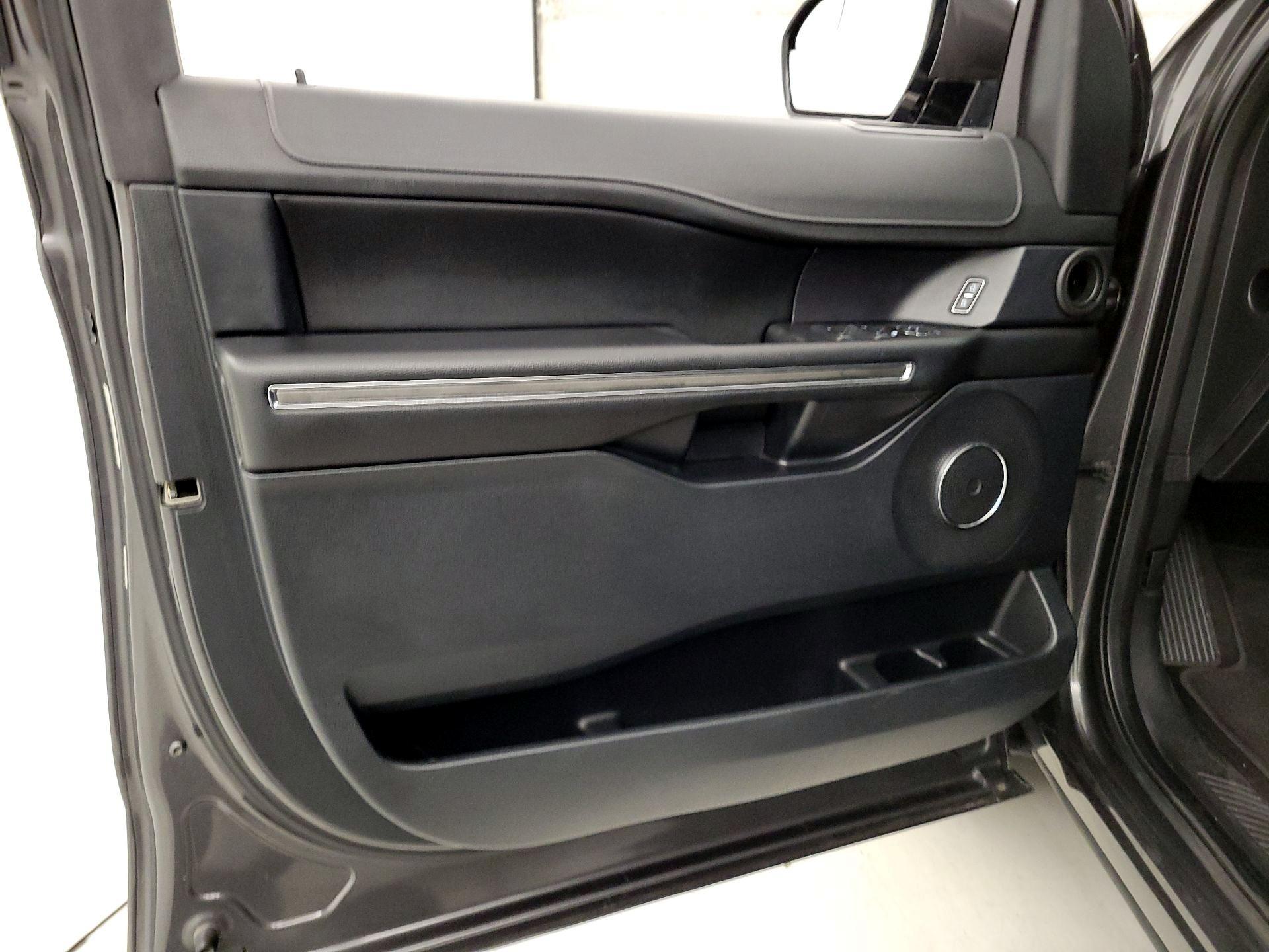 Thumbnail: 2019 Ford Expedition - 12