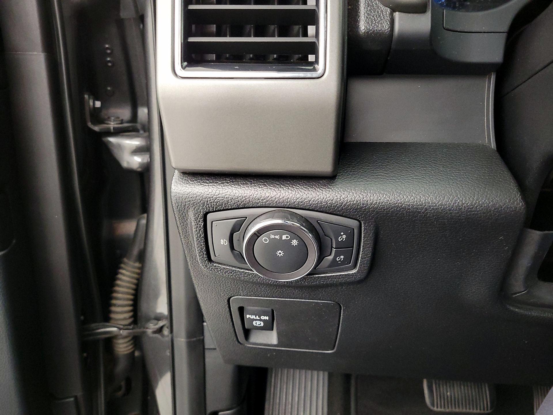 Thumbnail: 2019 Ford Expedition - 13