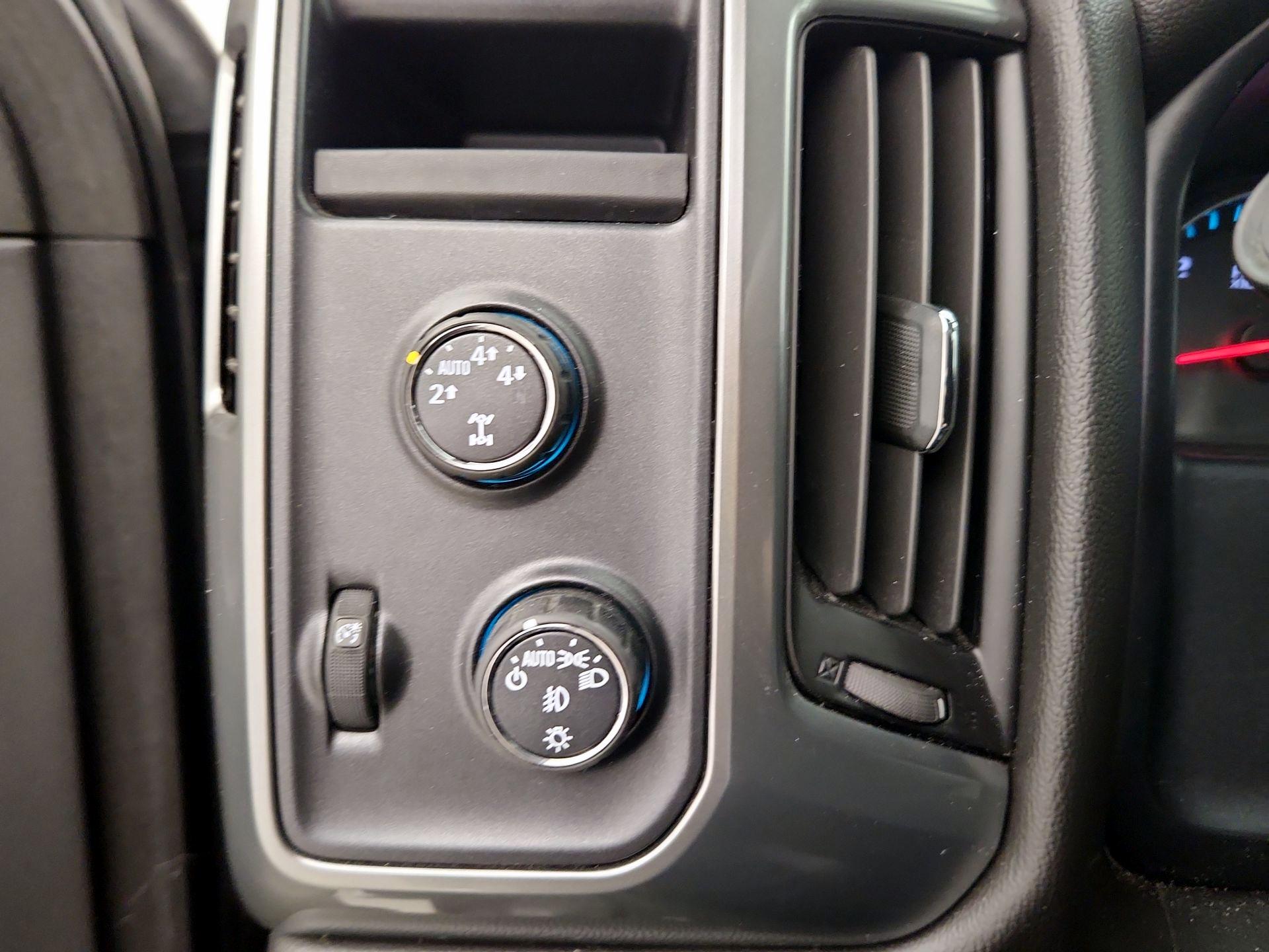 Thumbnail: 2014 Chevrolet Silverado 1500 - 13