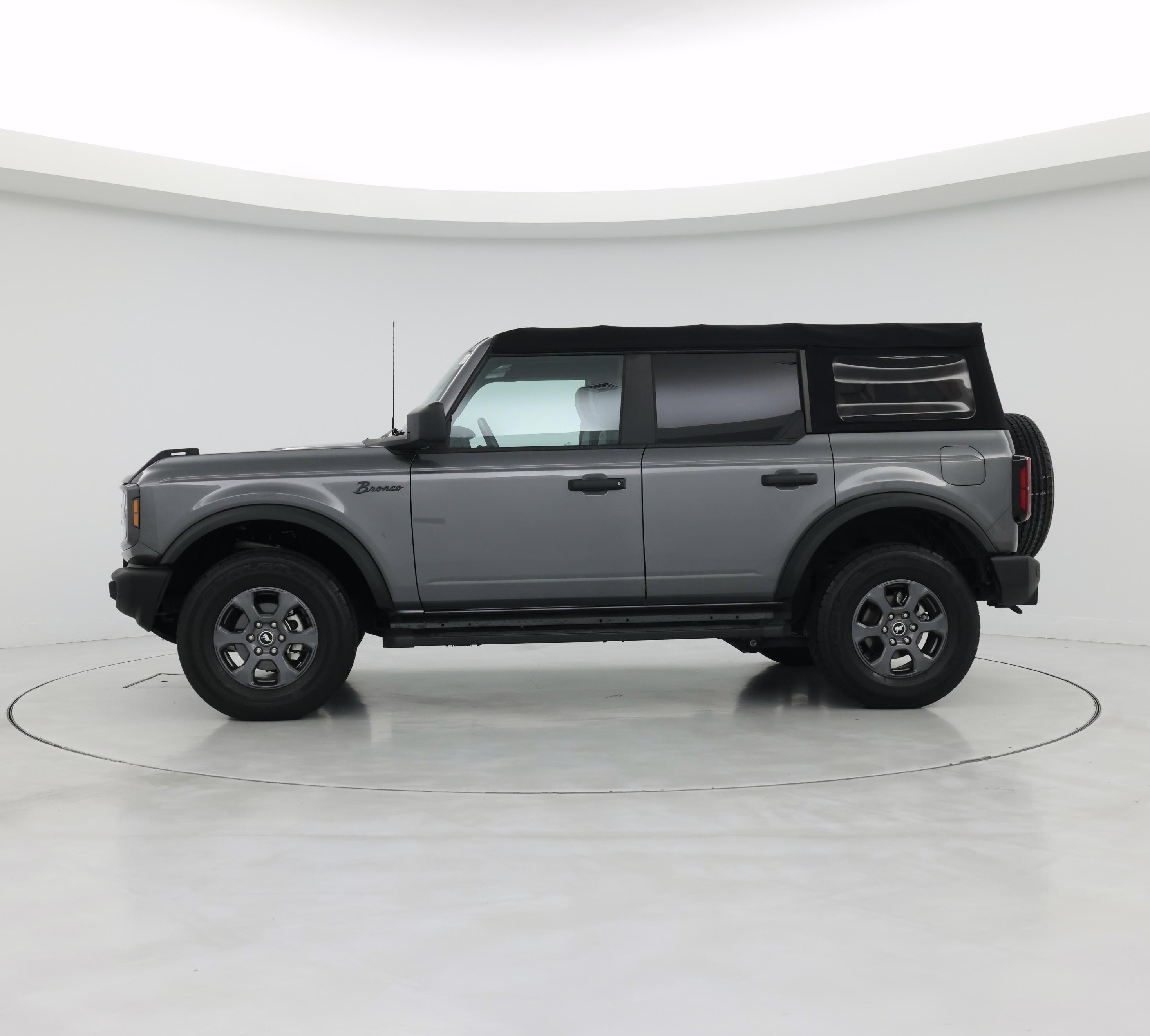 Thumbnail: 2021 Ford Bronco - 3