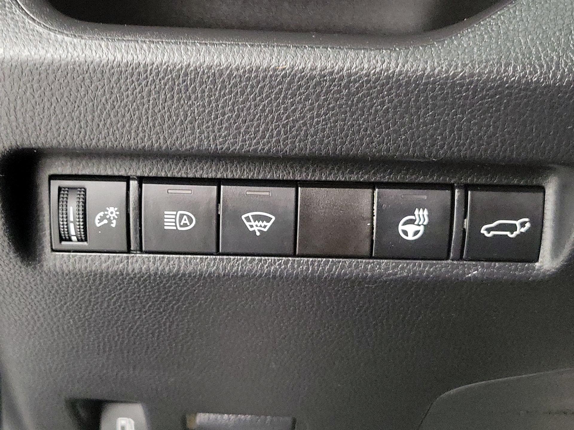 Thumbnail: 2022 Toyota RAV4 - 13