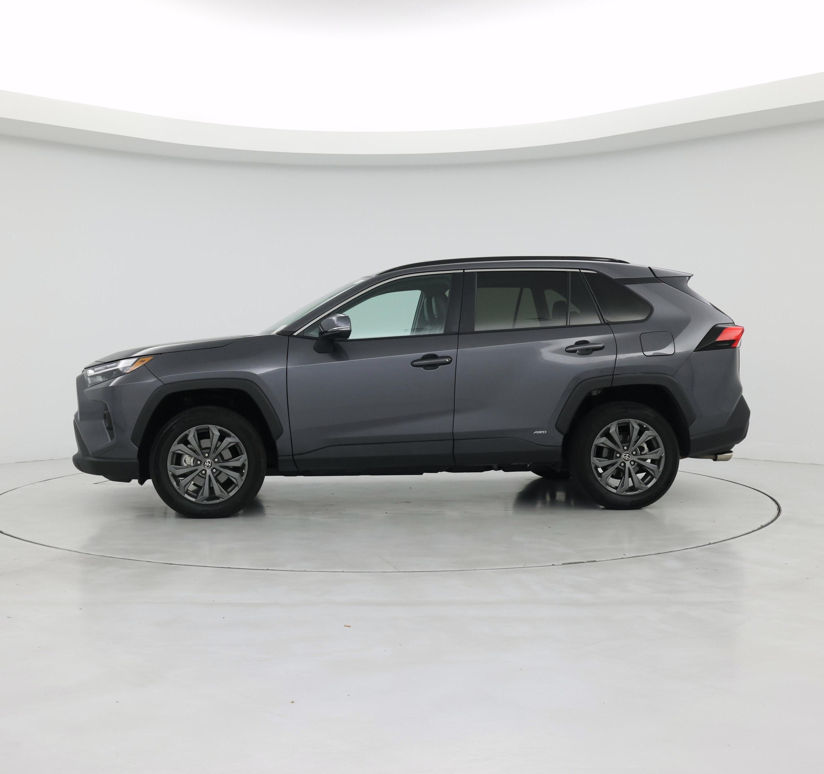 Thumbnail: 2022 Toyota RAV4 - 3
