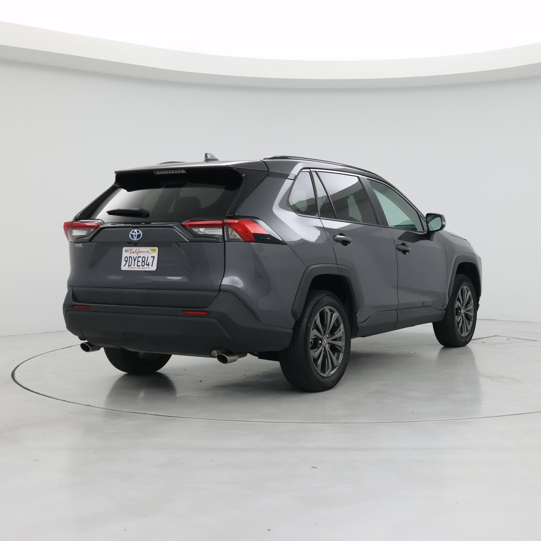 Thumbnail: 2022 Toyota RAV4 - 8