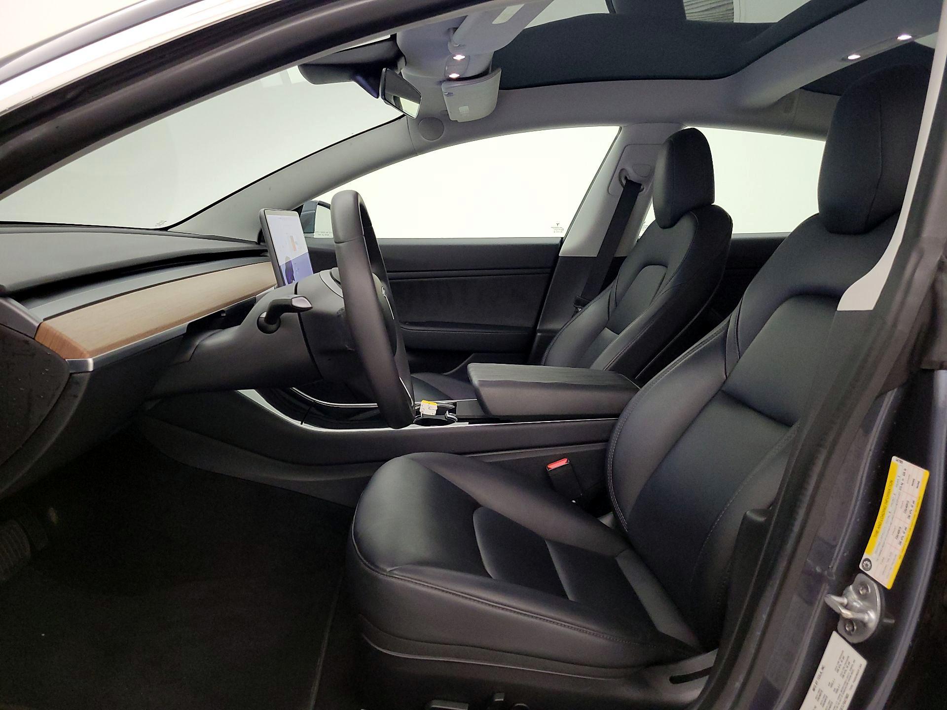 Thumbnail: 2020 Tesla Model 3 - 11