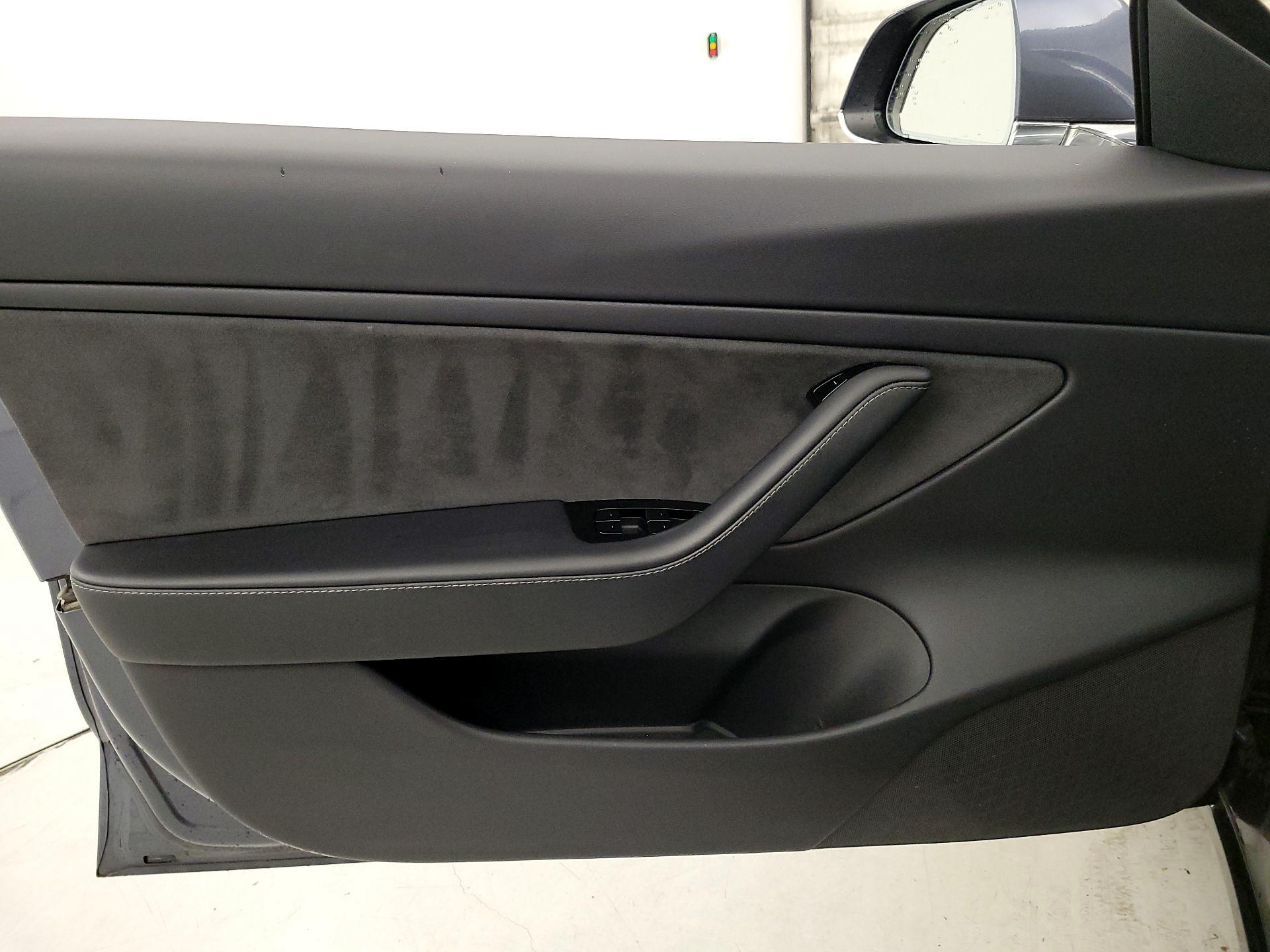 Thumbnail: 2020 Tesla Model 3 - 12