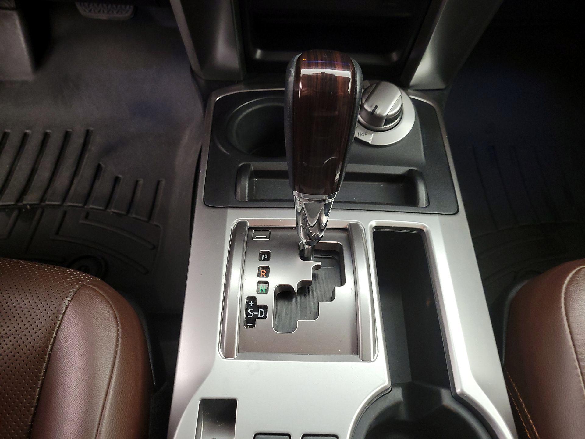 Thumbnail: 2015 Toyota 4Runner - 18