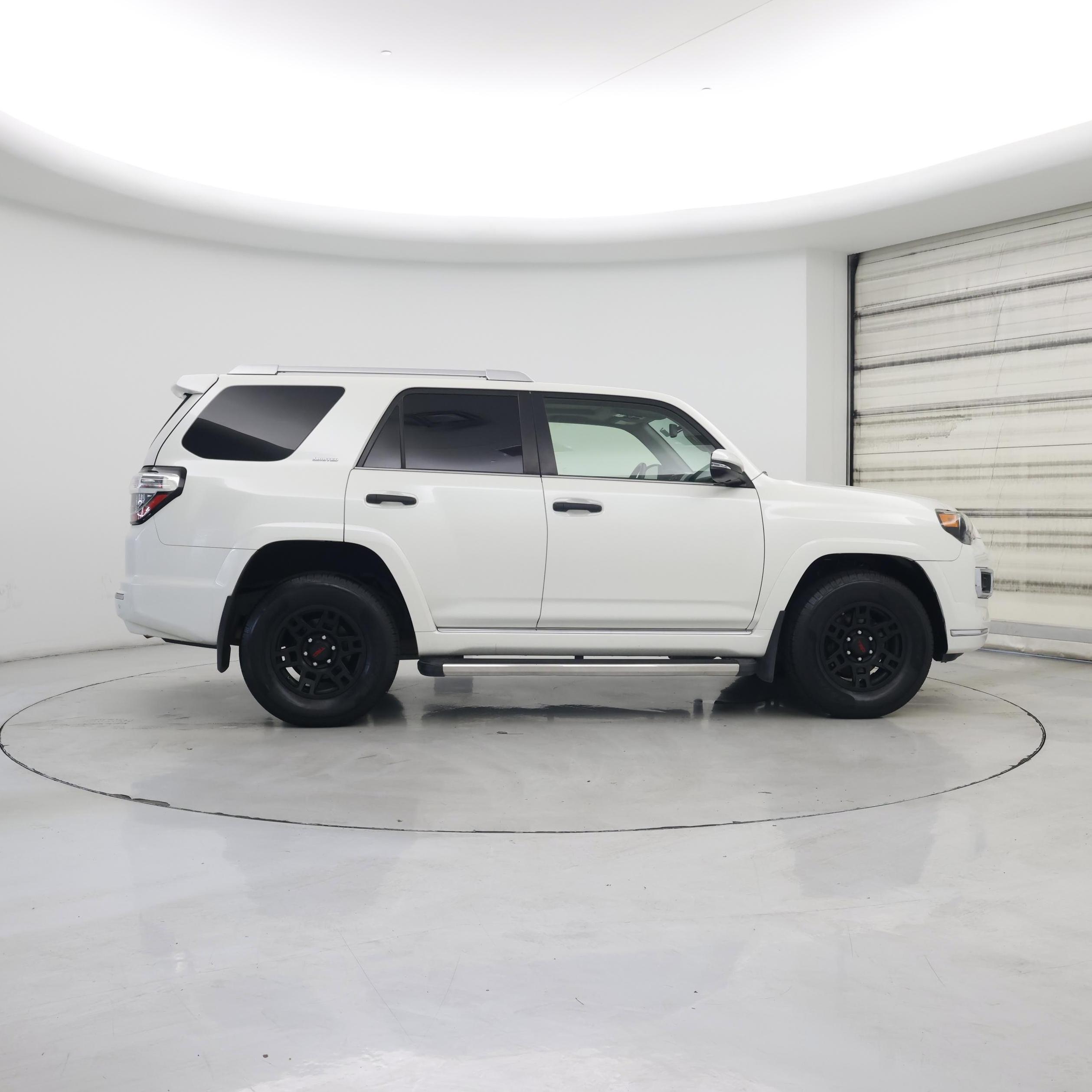 Thumbnail: 2015 Toyota 4Runner - 7