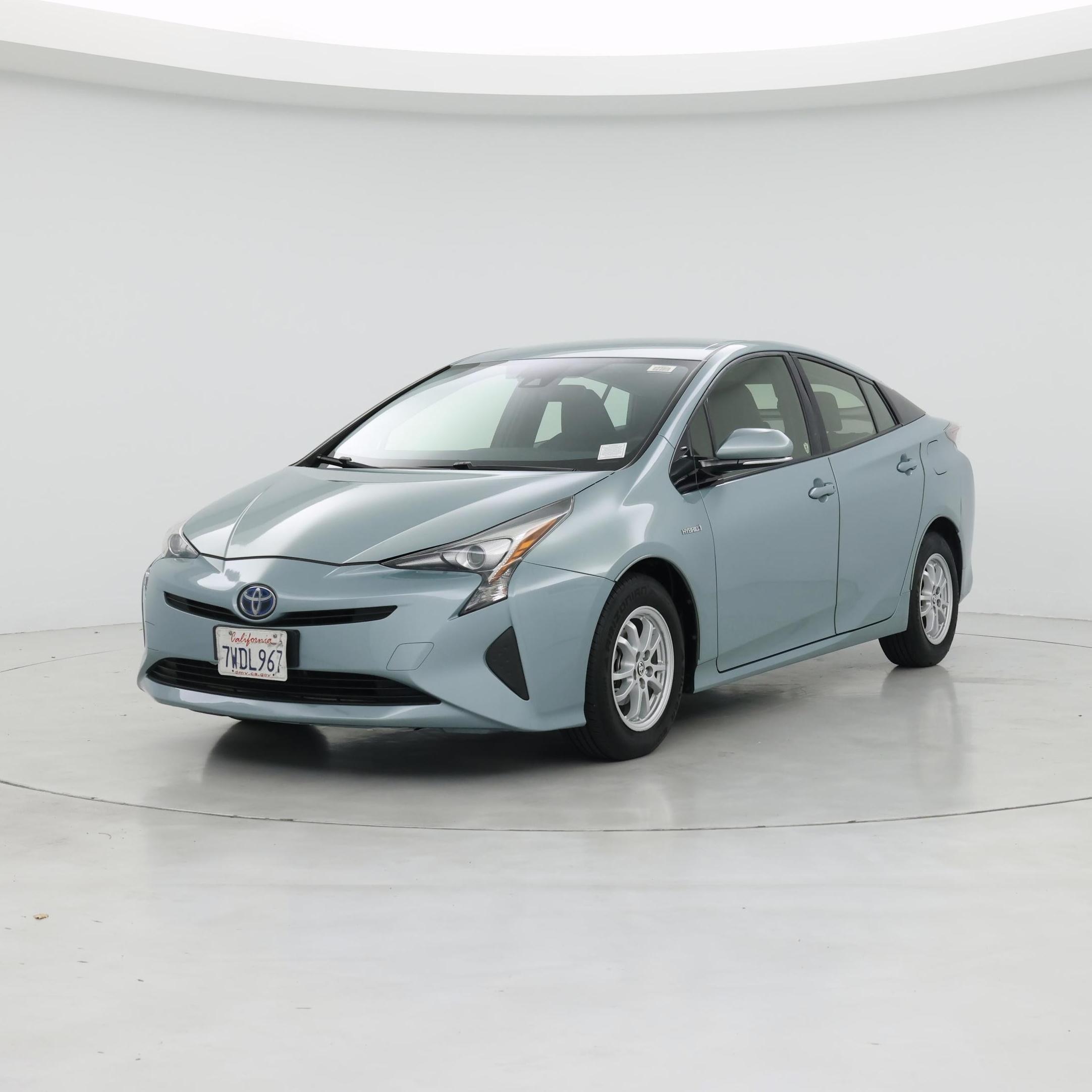 Thumbnail: 2017 Toyota Prius - 4
